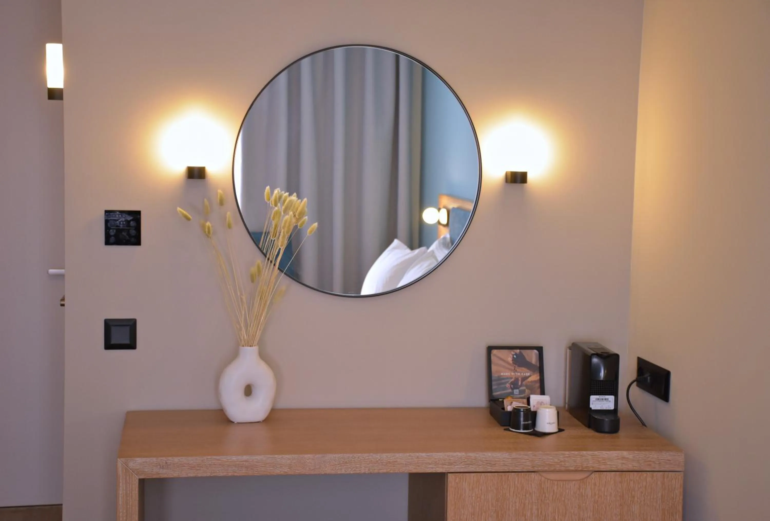 Photo of the whole room in Arethusa Hotel Athens