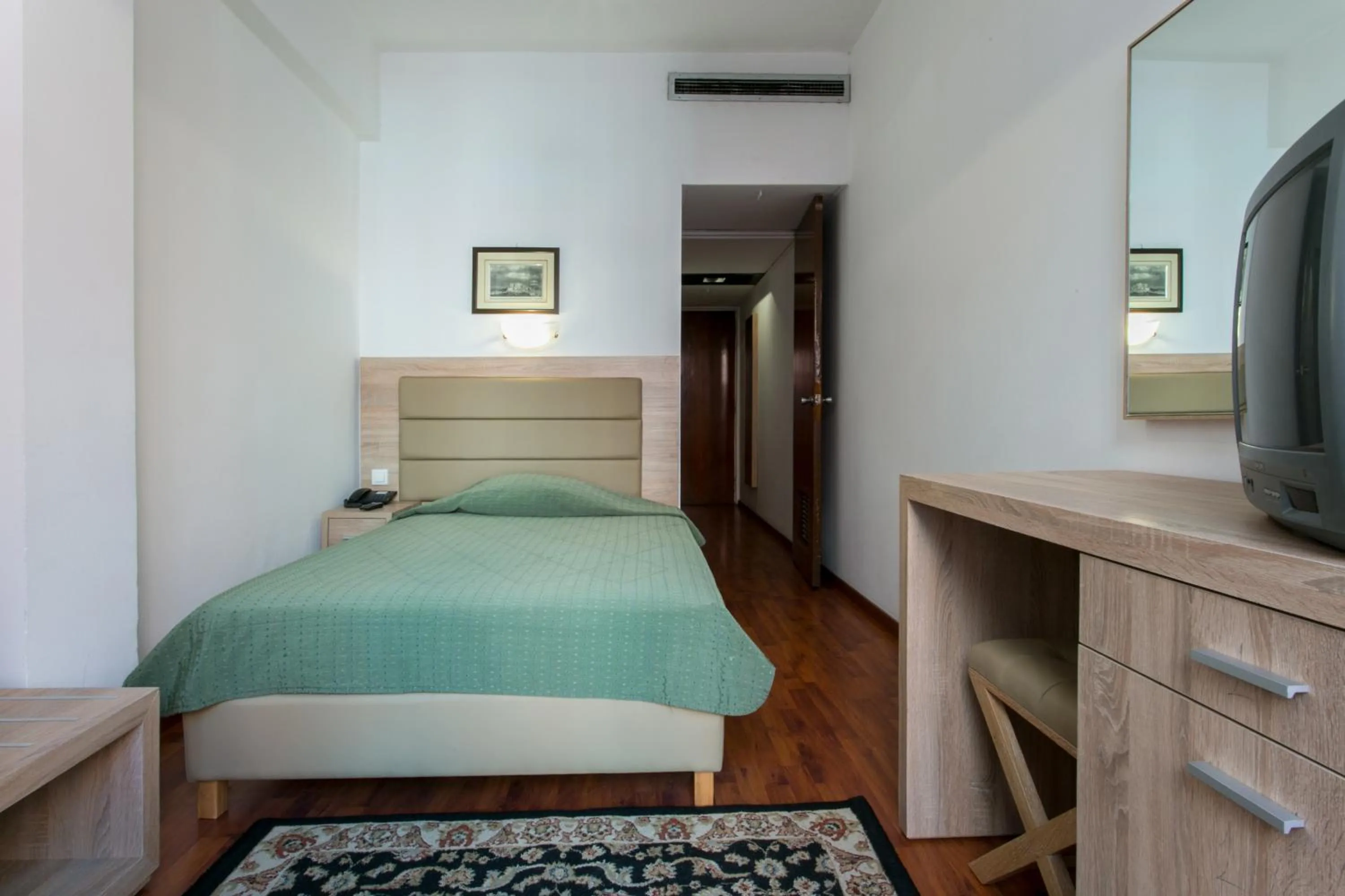 Bedroom, Bed in Arethusa Hotel Athens