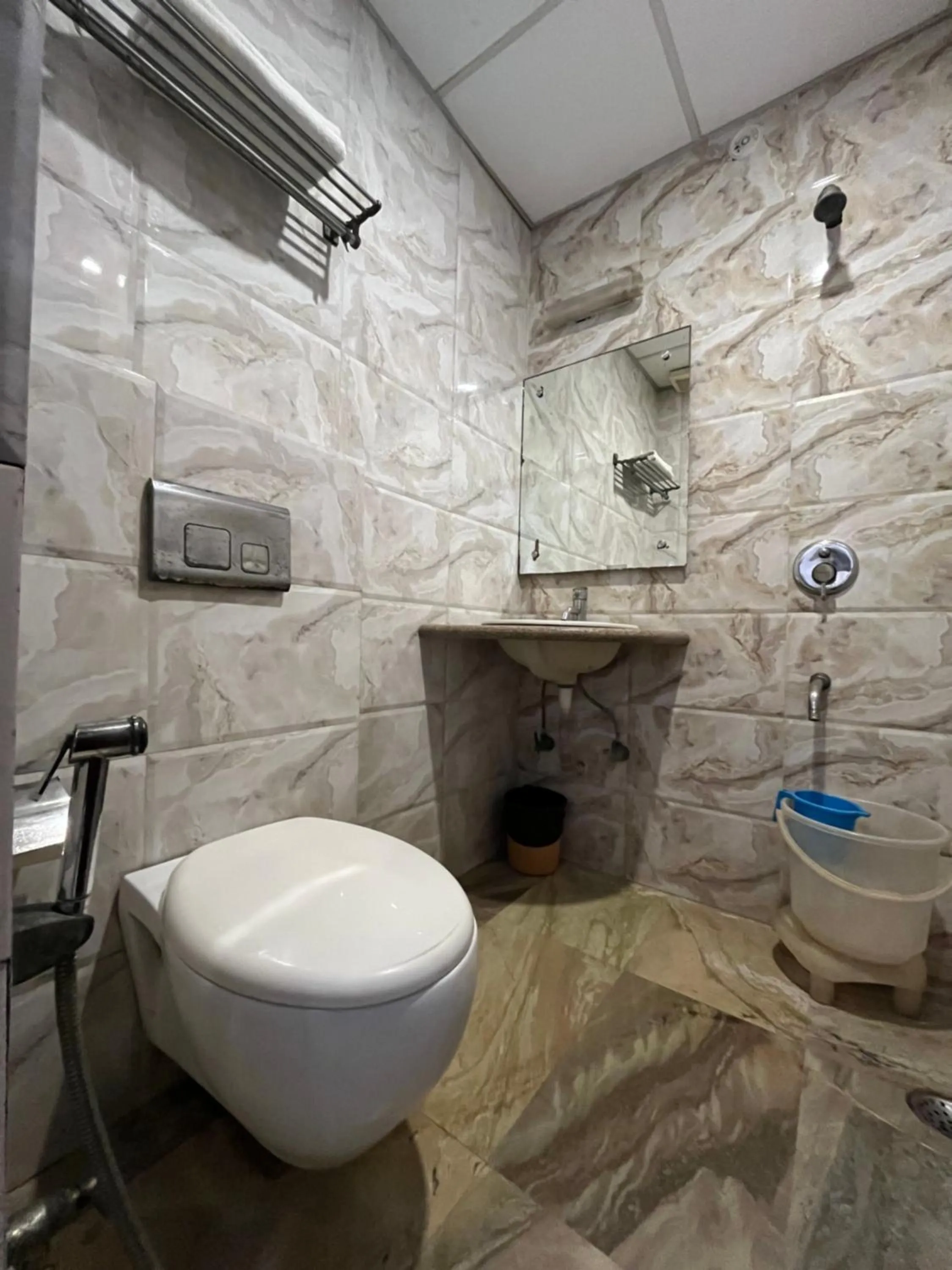 Bathroom in Hotel Taj Galaxy