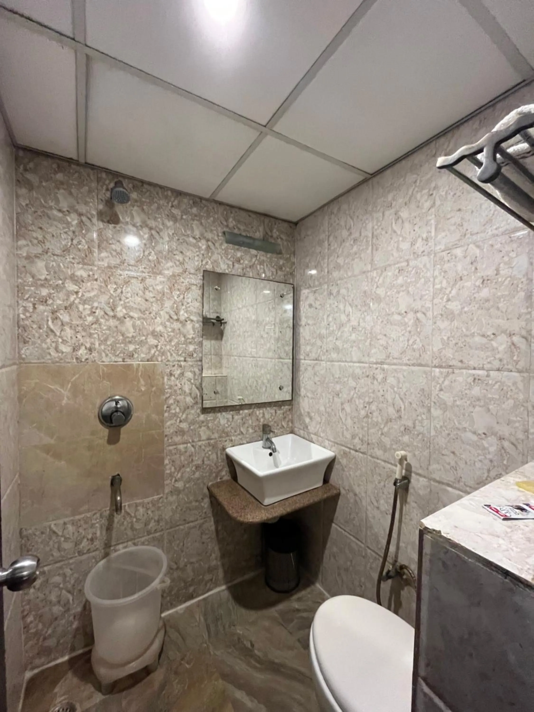 Bathroom in Hotel Taj Galaxy