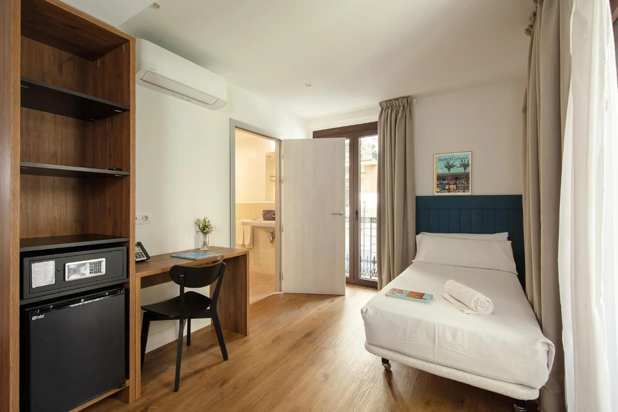 Bed in Som Nit Port Vell