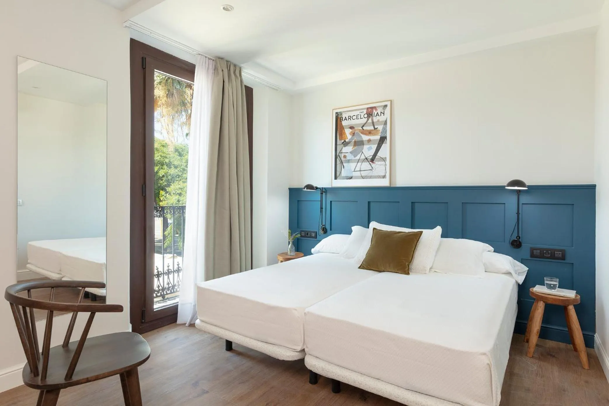 Photo of the whole room, Bed in Som Nit Port Vell