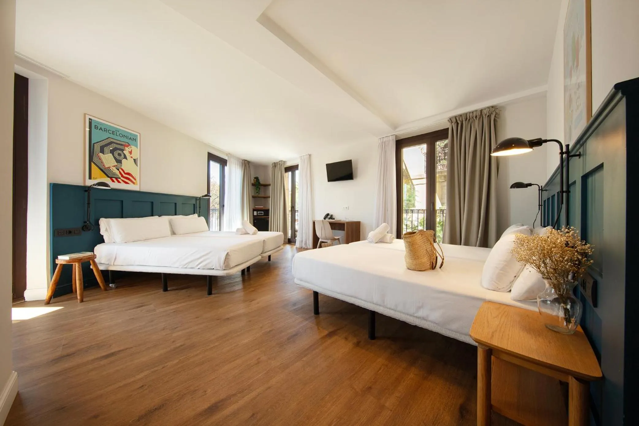 Photo of the whole room, Bed in Som Nit Port Vell