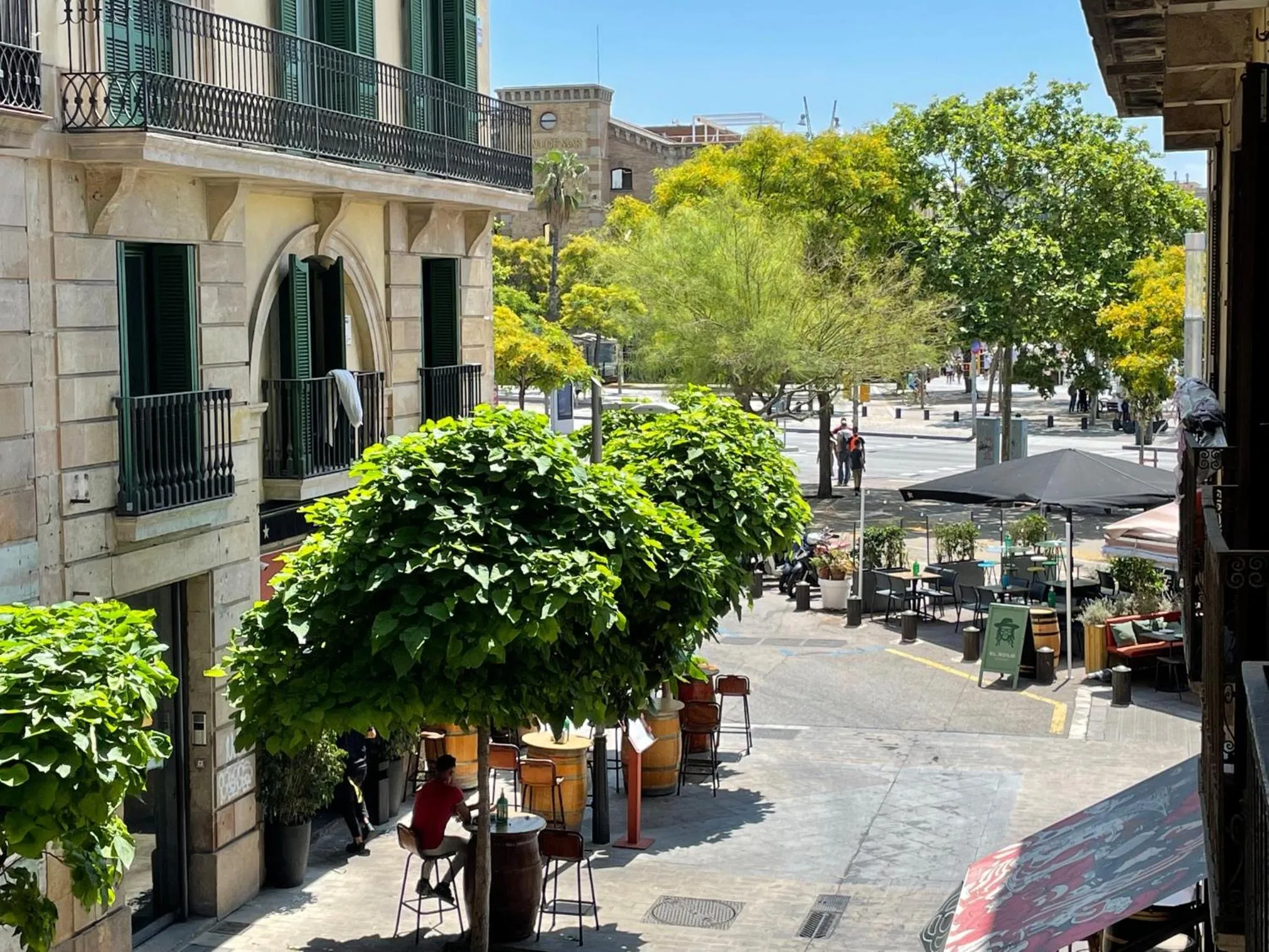 Street view in Som Nit Port Vell