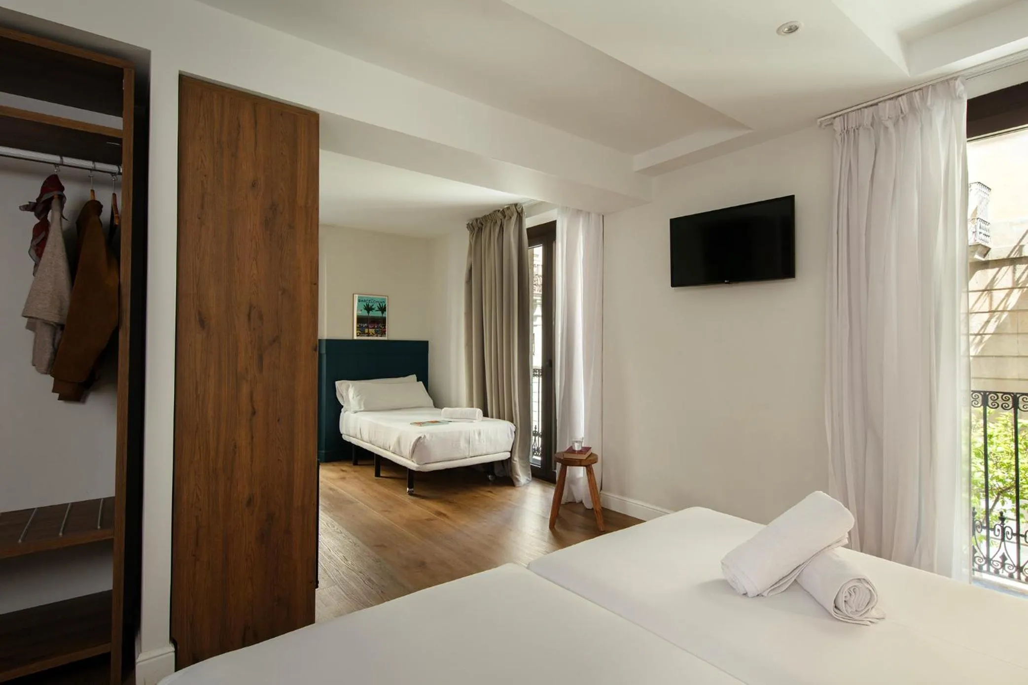 Photo of the whole room, Bed in Som Nit Port Vell