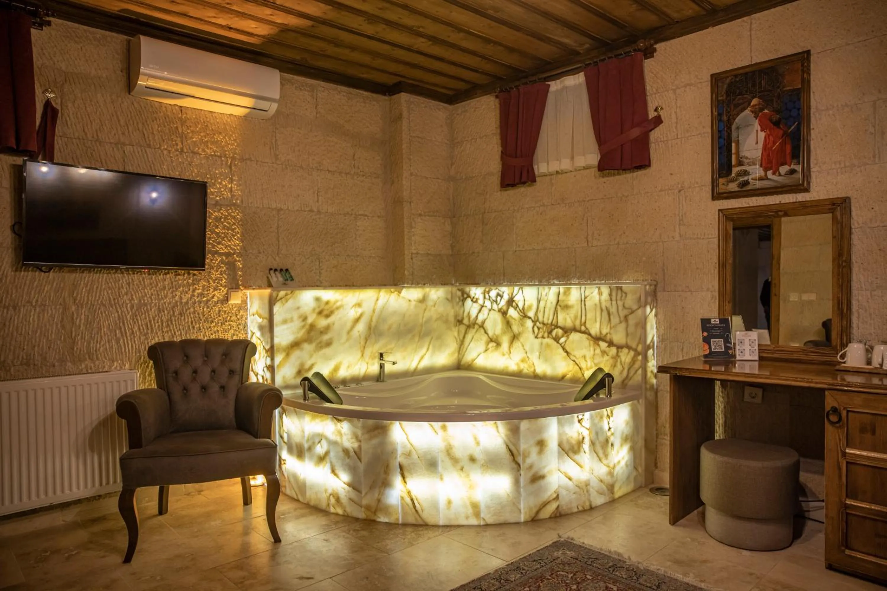 TV and multimedia in Garden Suites Hotel Cappadocia
