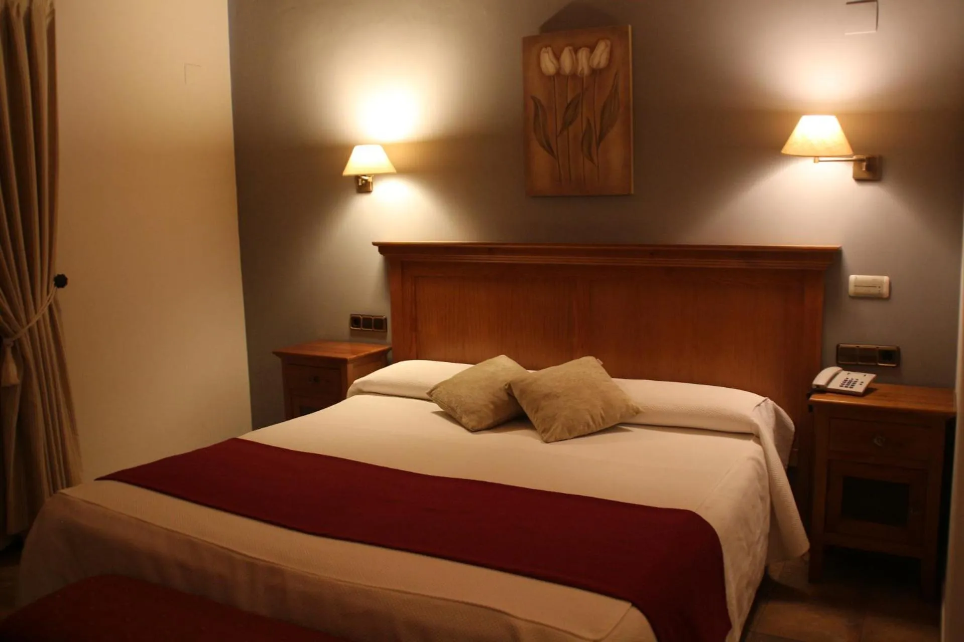 Photo of the whole room, Bed in Hotel & SPA Peña Montañesa