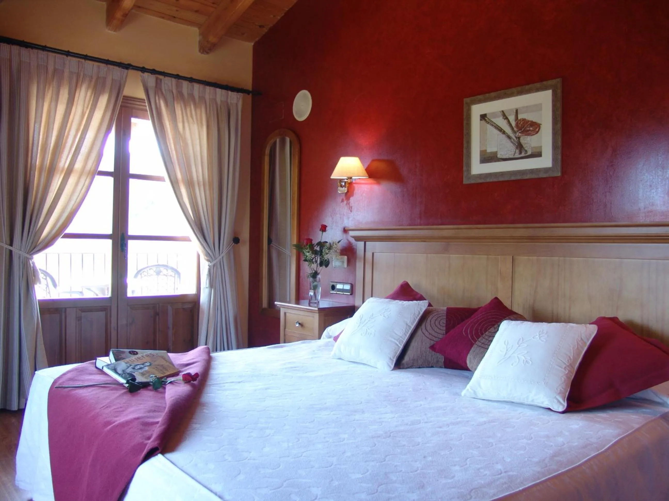 Staff, Bed in Hotel & SPA Peña Montañesa