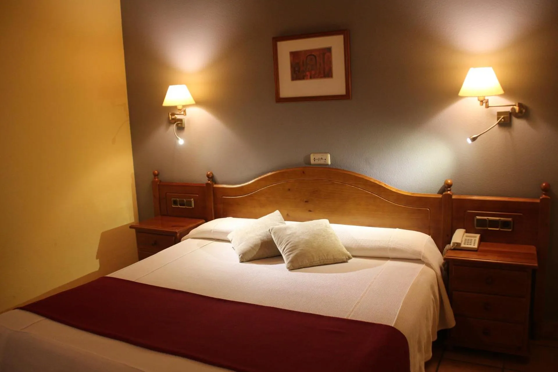 Photo of the whole room, Bed in Hotel & SPA Peña Montañesa