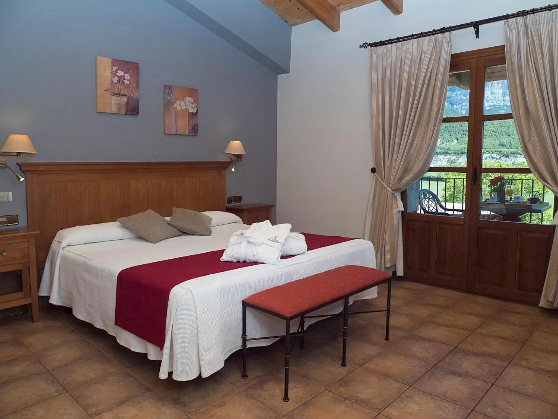 Bed in Hotel & SPA Peña Montañesa