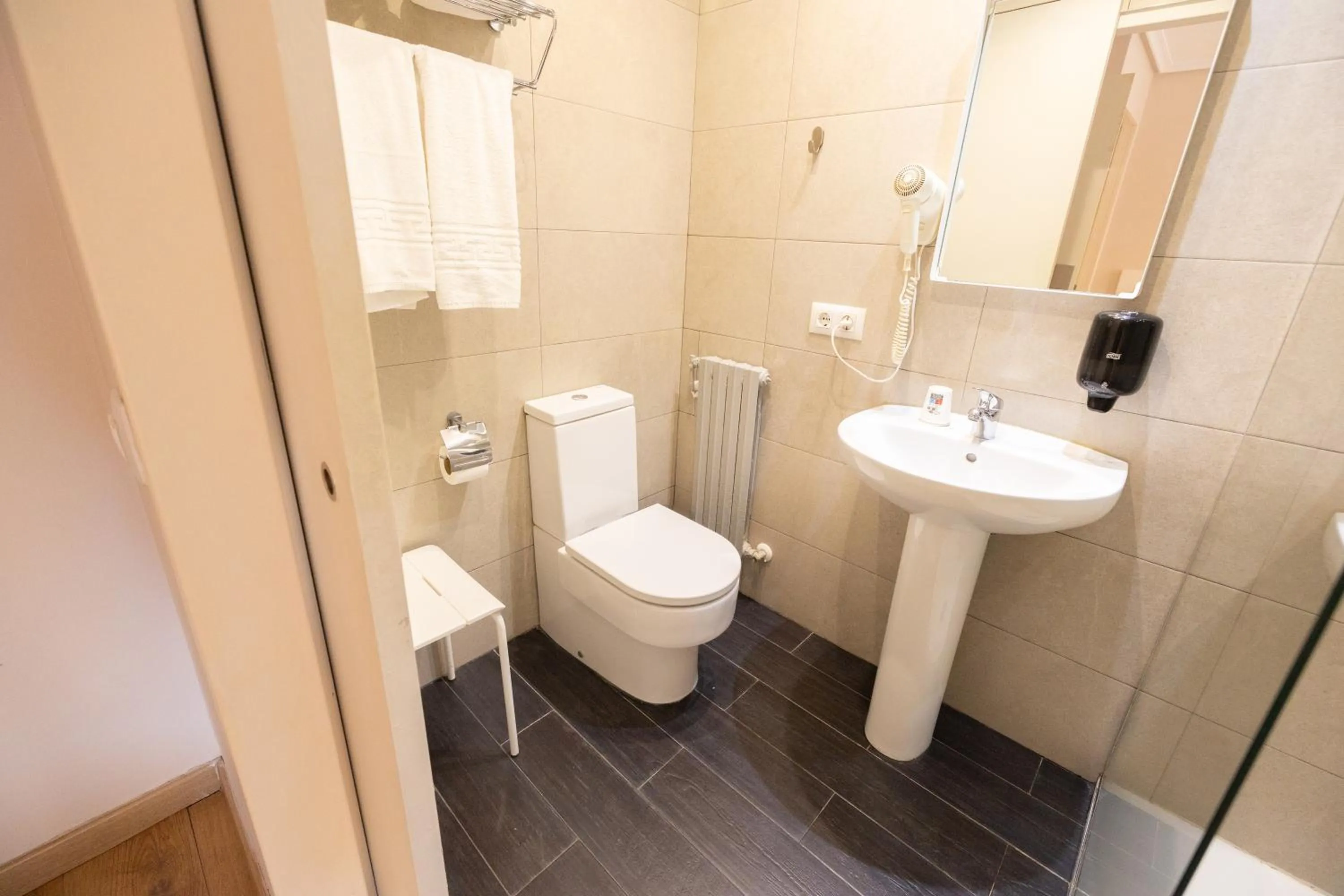 Toilet in Hotel Pilar Plaza