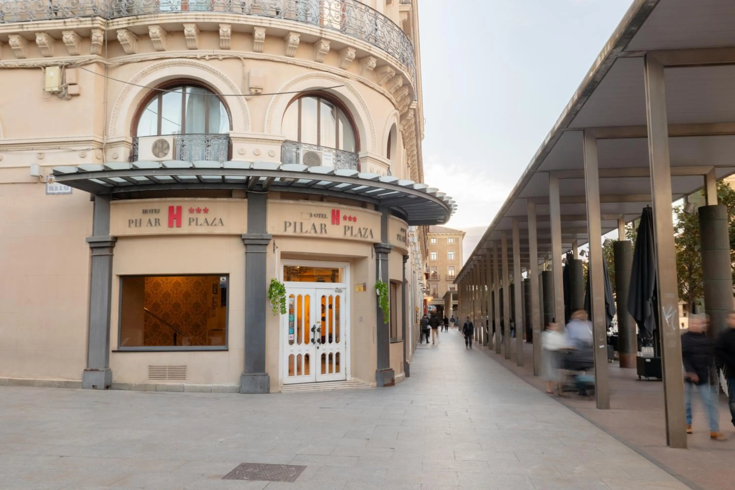 Property building in Hotel Pilar Plaza