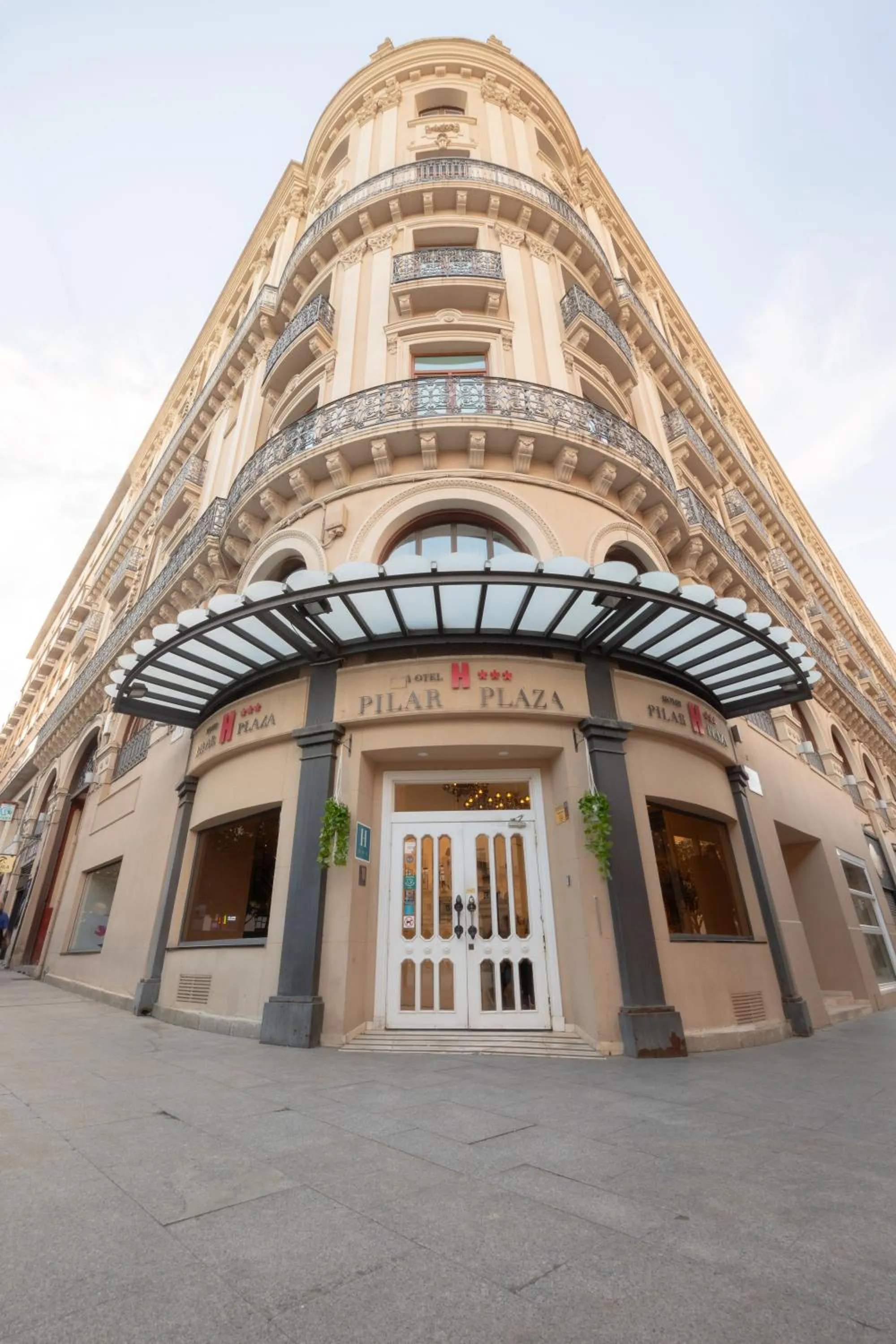 Property building in Hotel Pilar Plaza