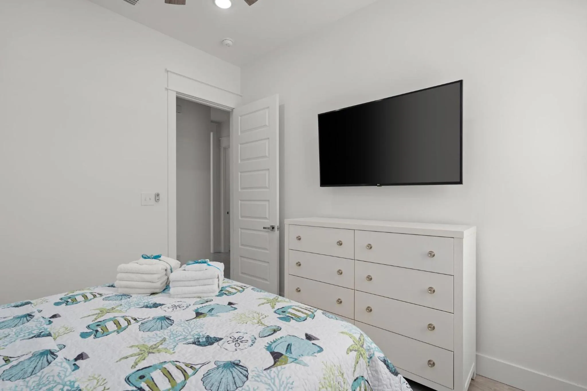 Living room, Bed in 20206 First Ave
