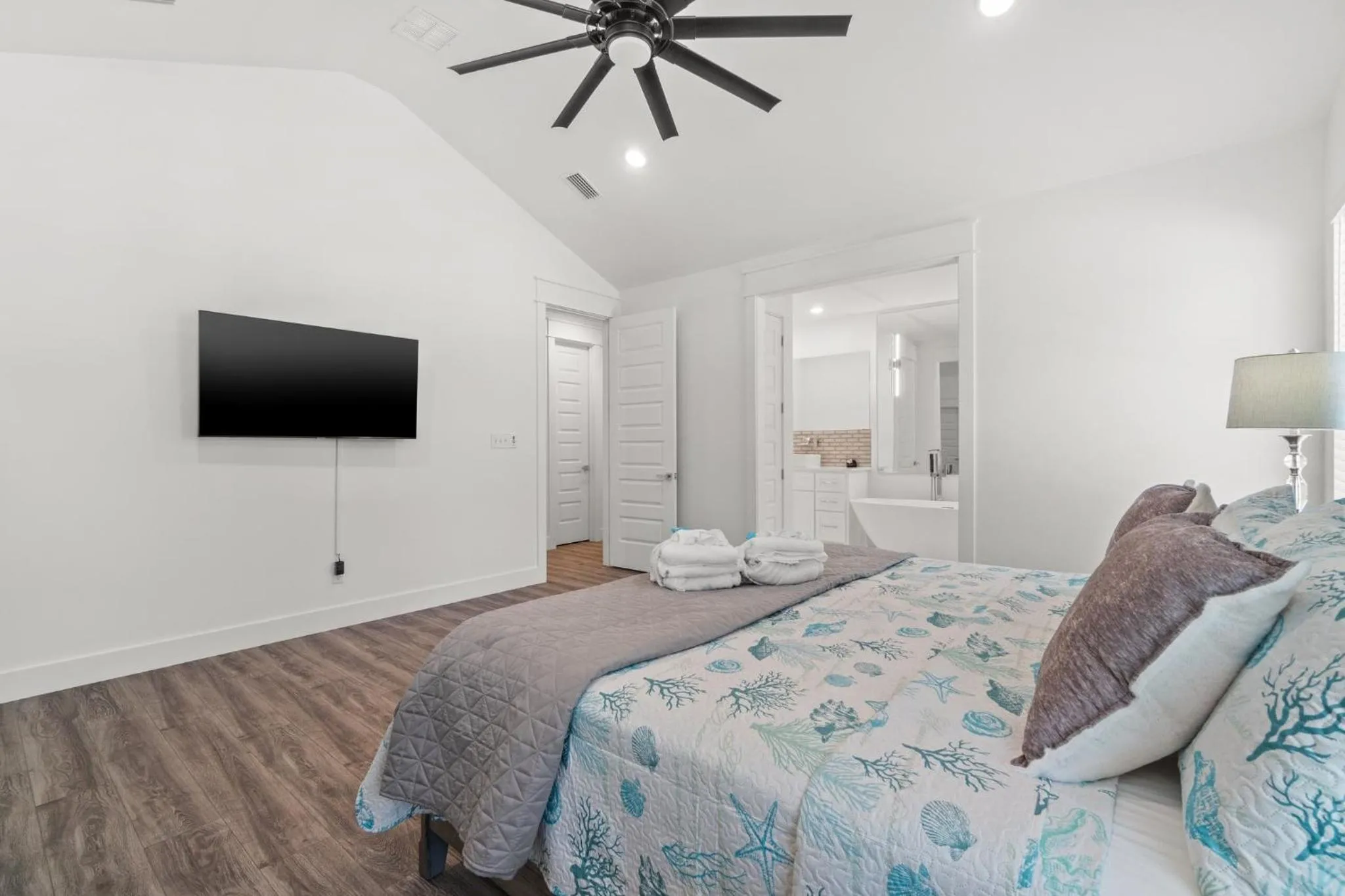 Living room, Bed in 20206 First Ave