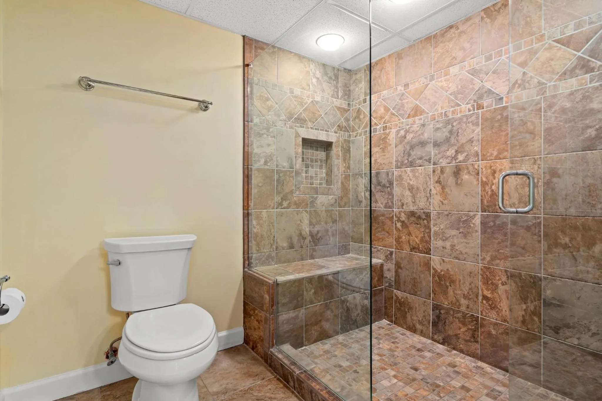 Photo of the whole room in Beautiful Long Beach Condo unit 1-1206! TWO Gulf Masters!