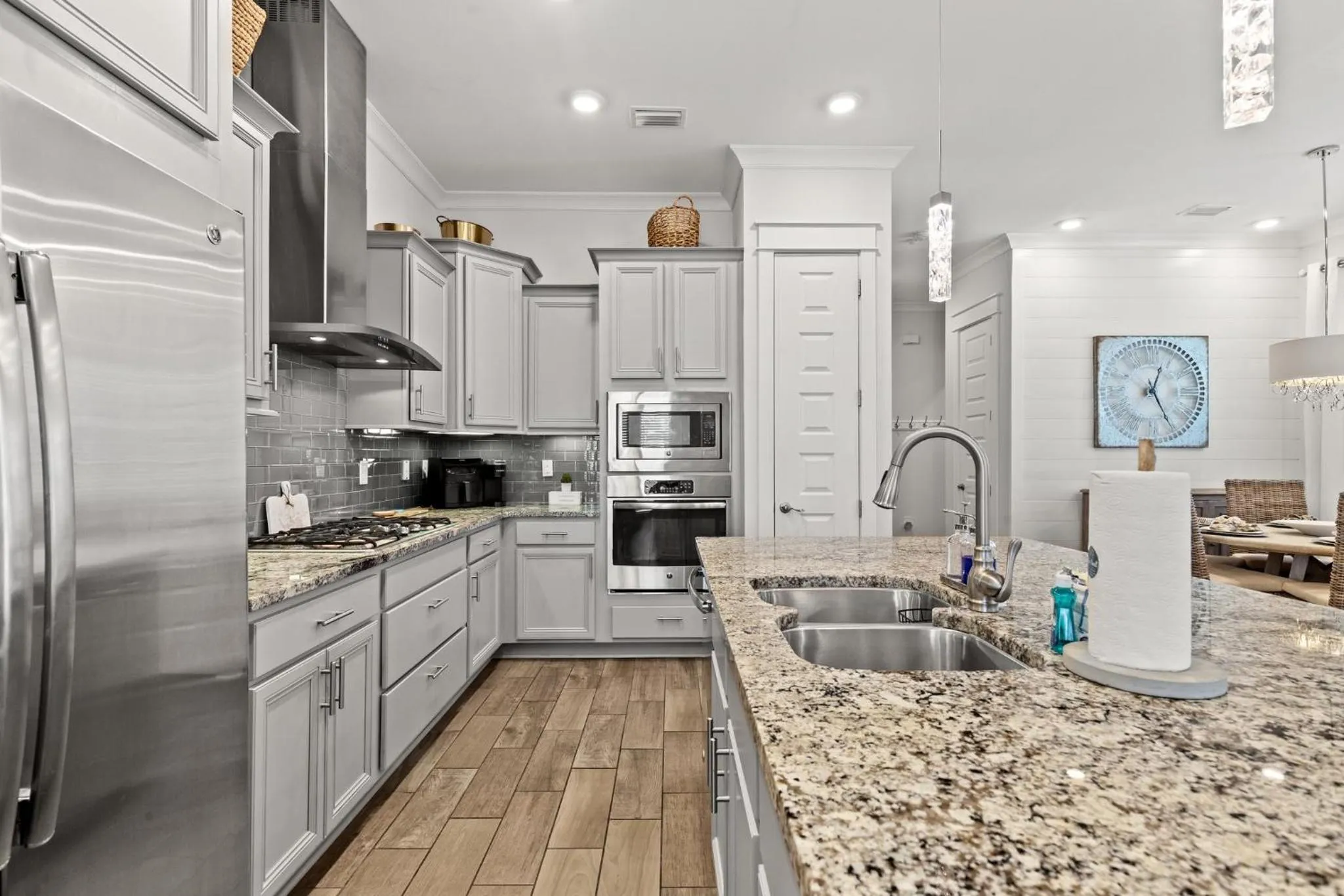 Kitchen or kitchenette in 24 York Lane | Edgewater Escape