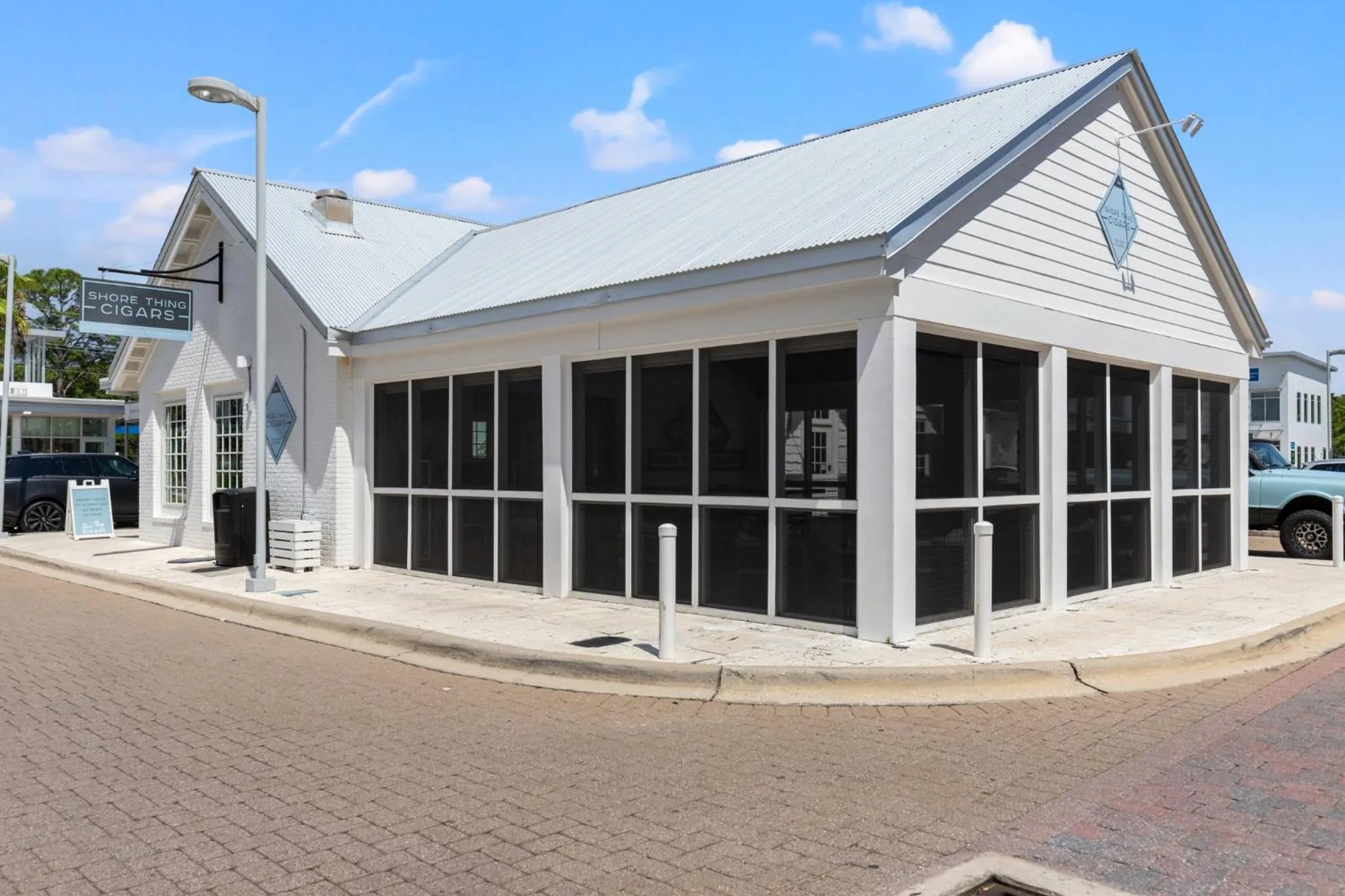 Parking in 24 York Lane | Edgewater Escape