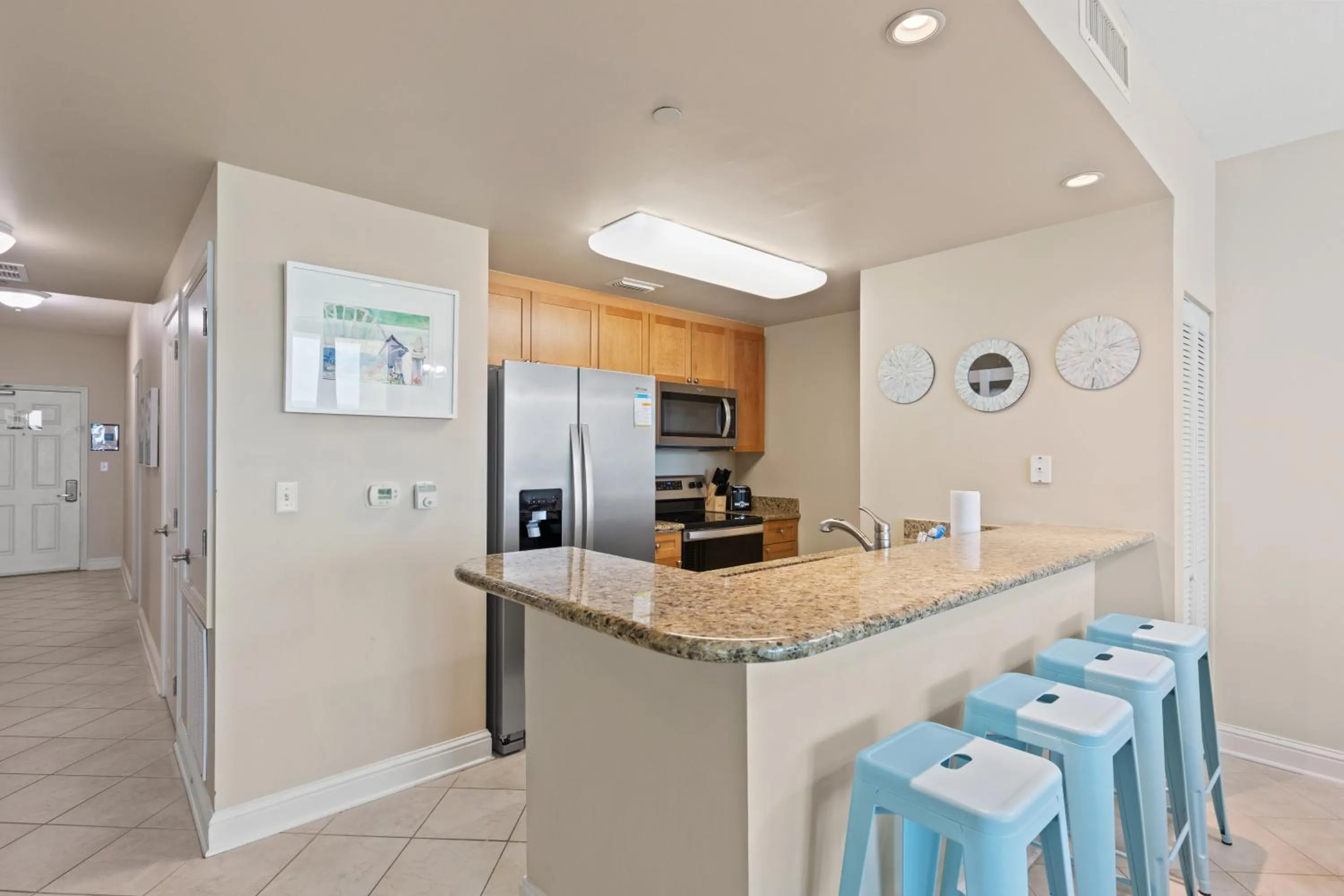 Beautiful 5th Floor Aqua Resort unit with direct Ocean Views, Sleeps 8!