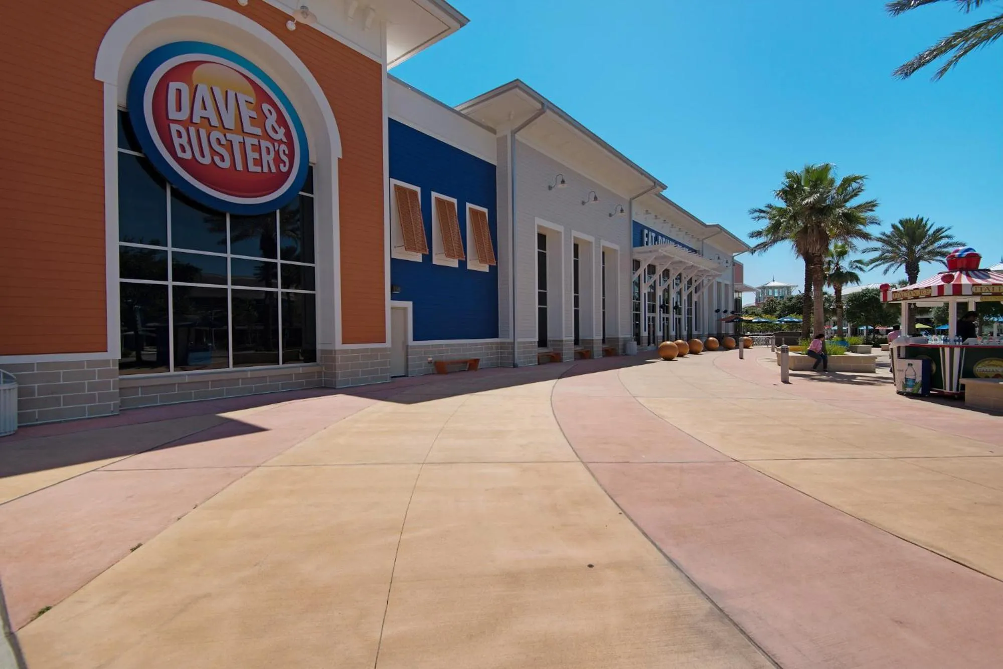 Expertly Decorated Family Home, Steps to Beach w/ a Private Heated Pool & Spa!