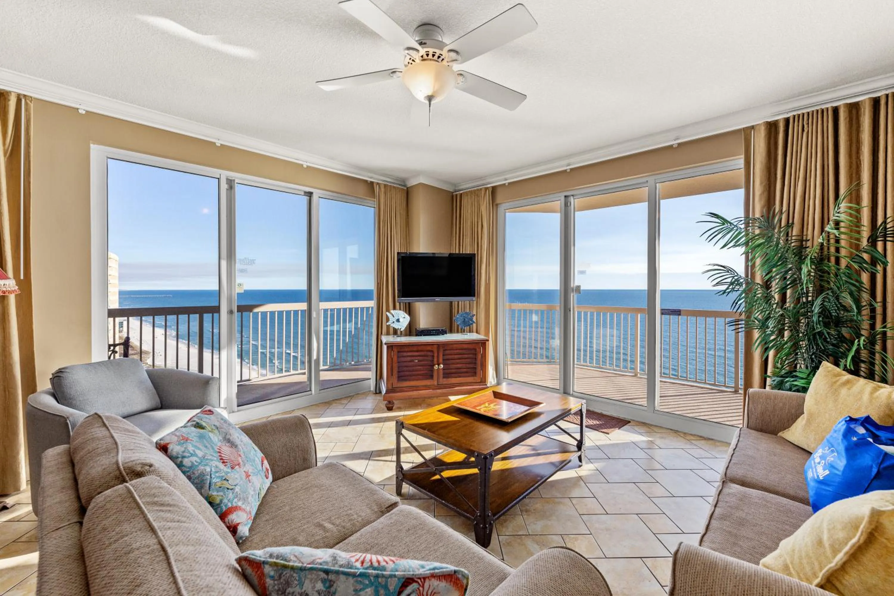 Living room in Gulf Front Master Bedroom, 2 Pools & Hot Tubs, Sleeps 8