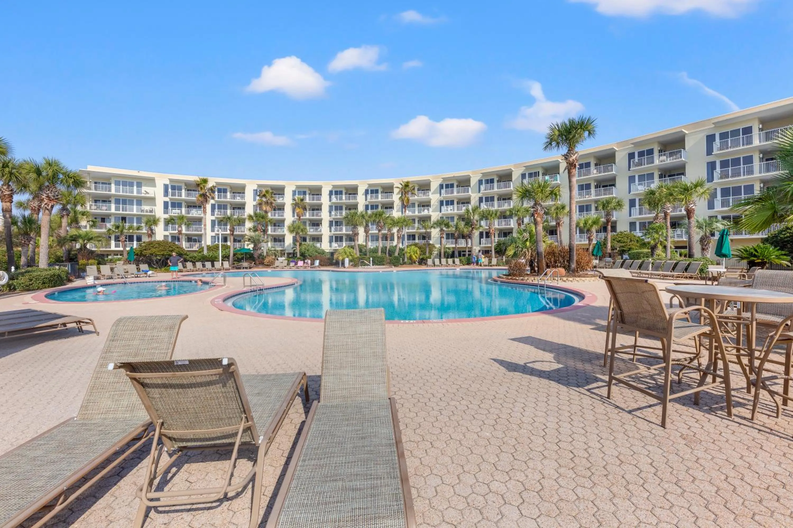 NEWLY RENOVATED! Breathtaking views! Fourth Floor! Pools! Grill! Beach Chairs