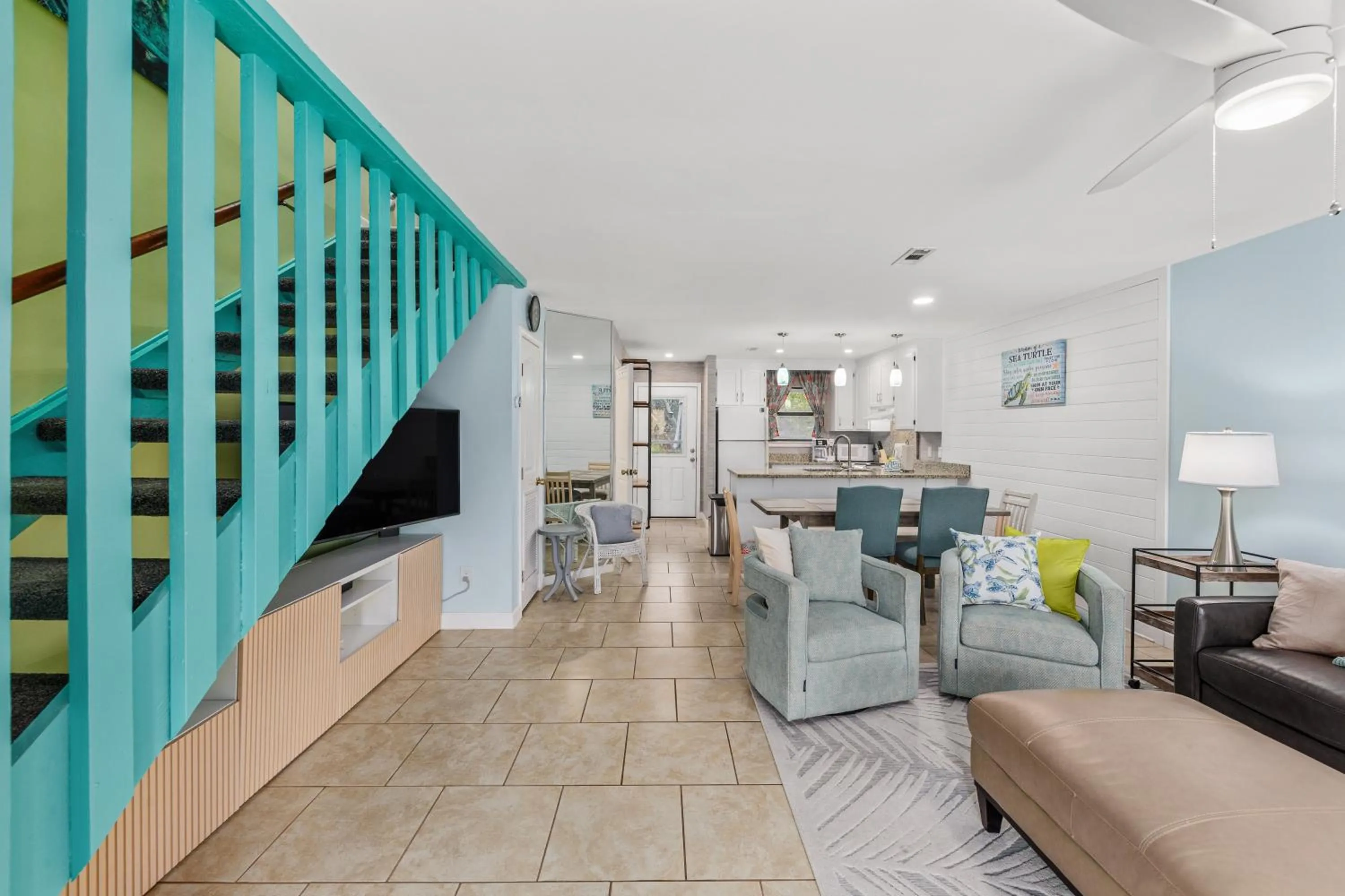 Living room in Short Walk to The Beach! Community Pool! Sleeps 6!