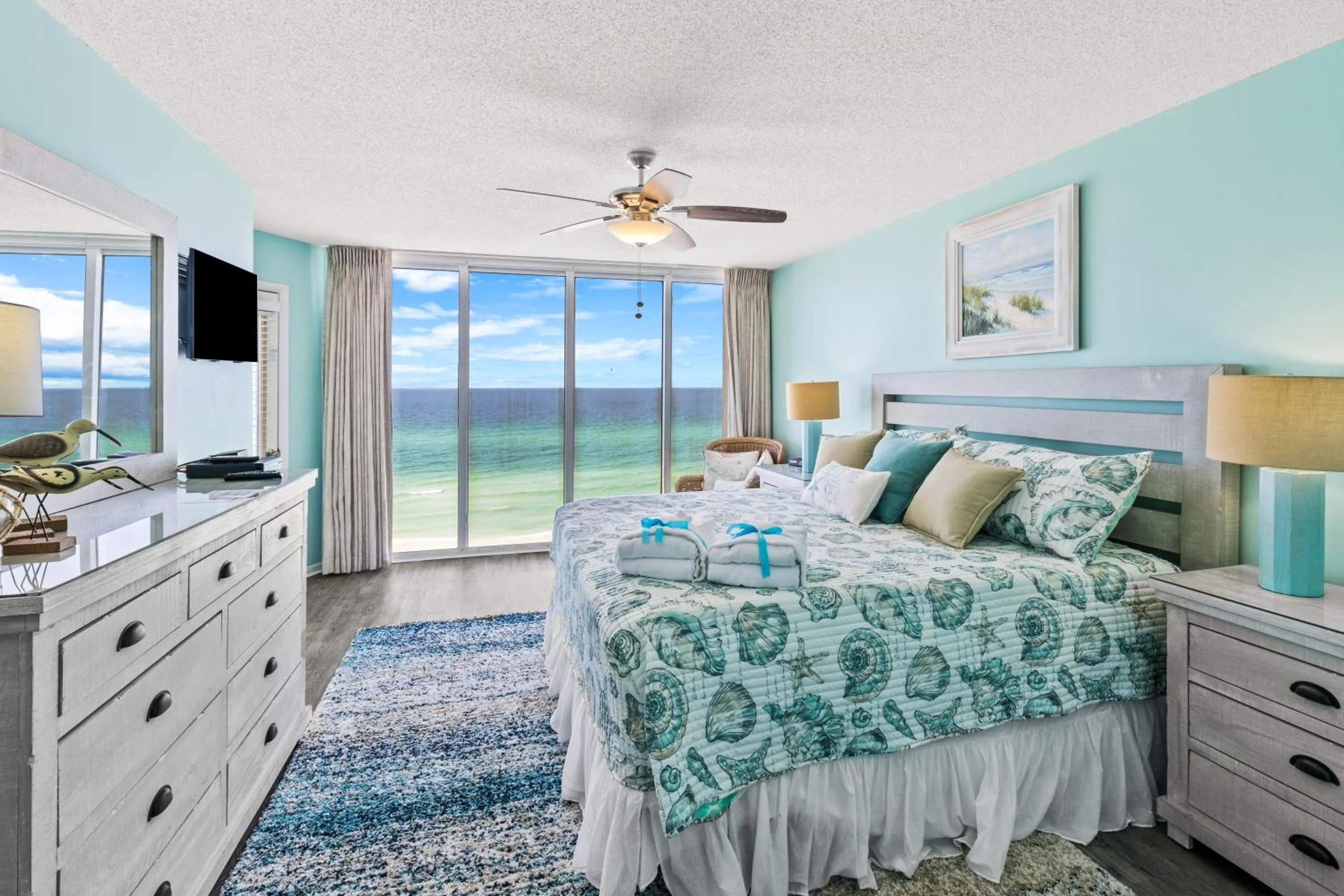 Bed in The Perfect Escape! Long Beach Resort-8th Floor-Gulf Front with AMAZING views