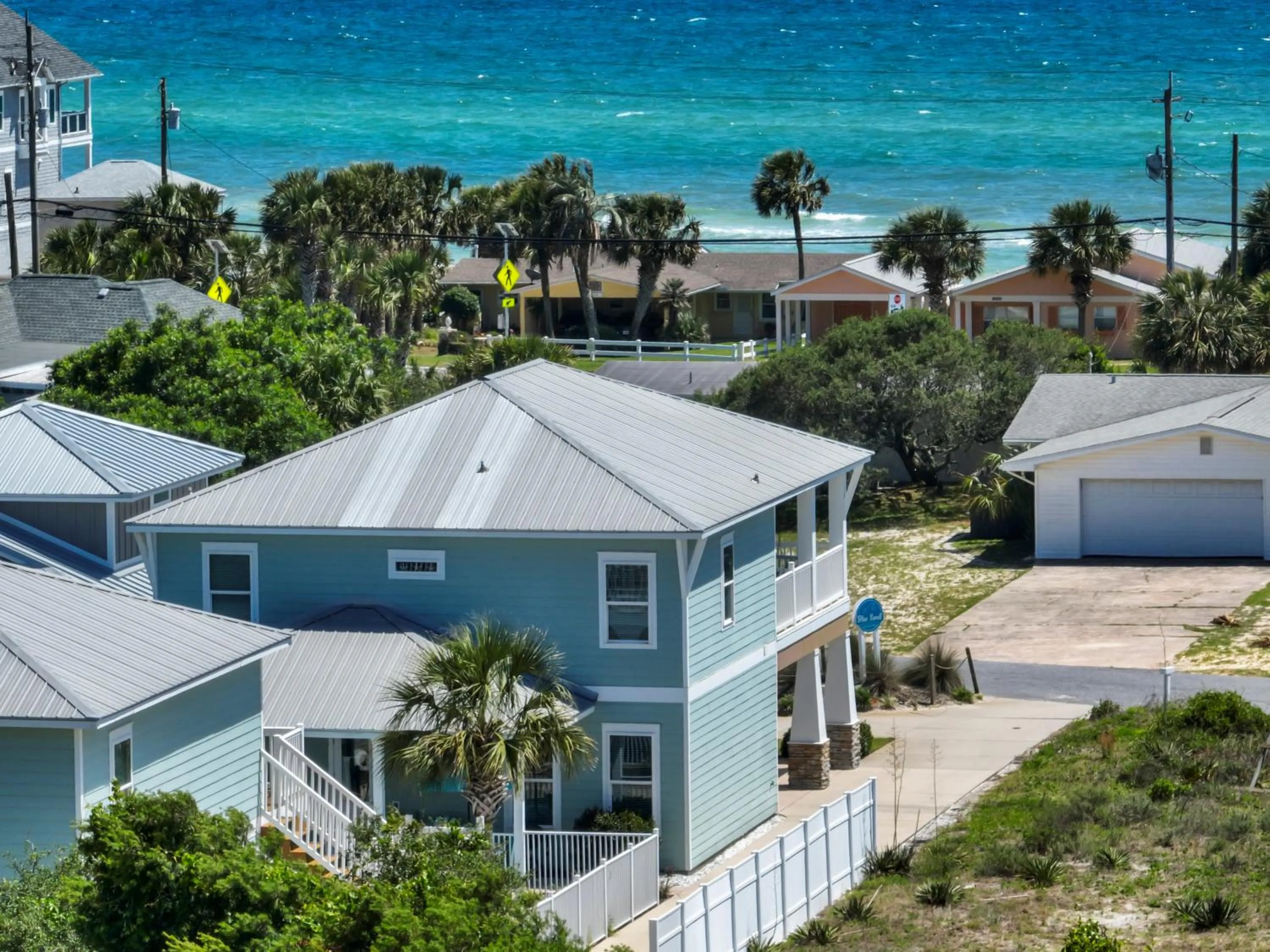 Property building in 5 Bed, 5 Bath Beach Home/Only a 3 Minute Walk To The Beach! SLEEPS 12