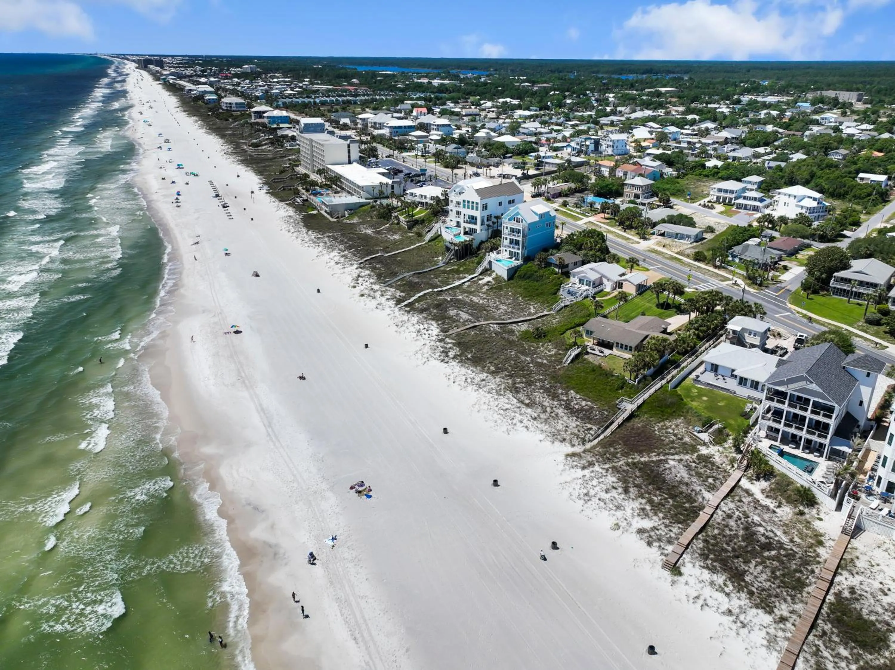 Property building in 5 Bed, 5 Bath Beach Home/Only a 3 Minute Walk To The Beach! SLEEPS 12