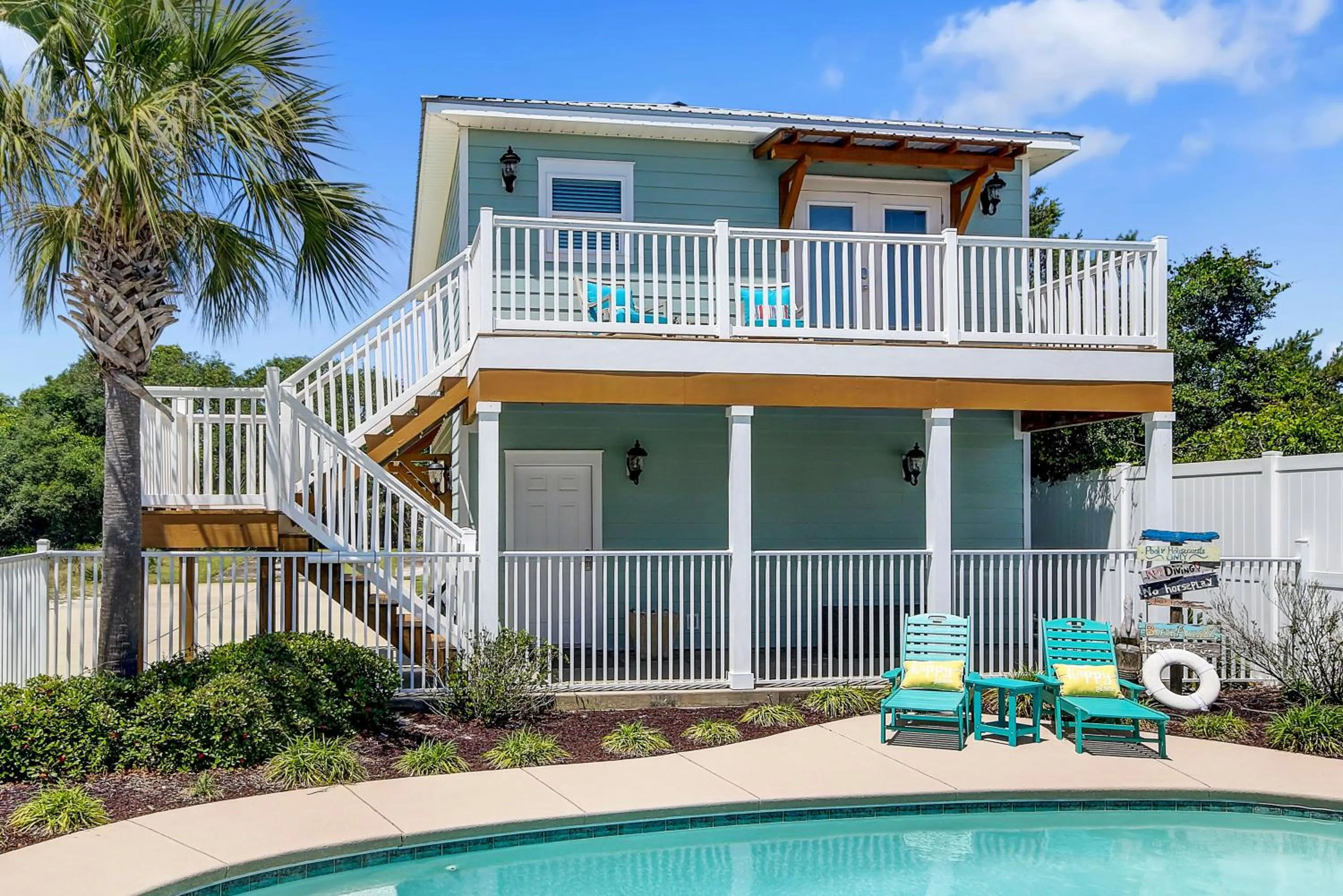 Property building in 5 Bed, 5 Bath Beach Home/Only a 3 Minute Walk To The Beach! SLEEPS 12