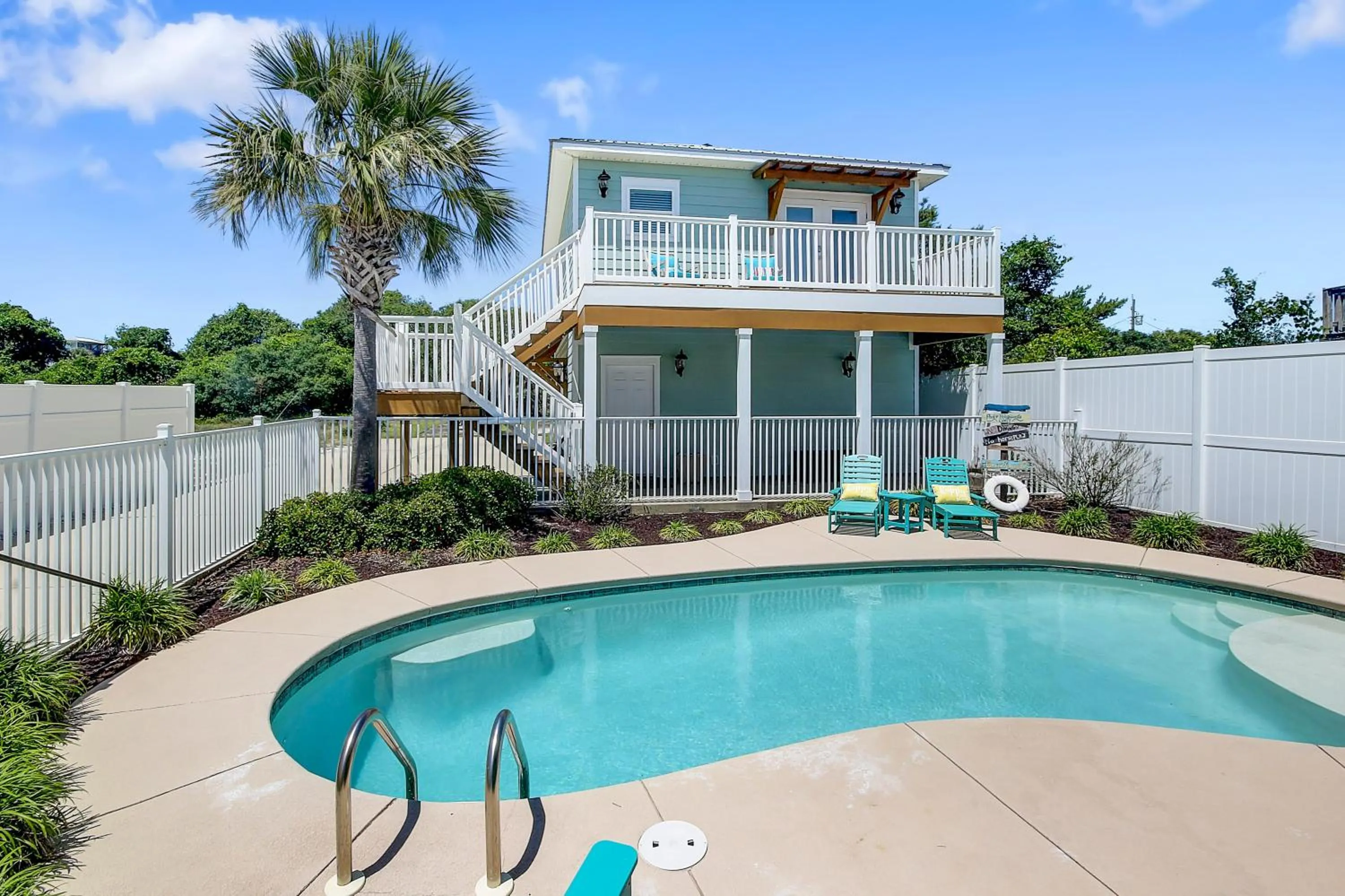 Swimming pool in 5 Bed, 5 Bath Beach Home/Only a 3 Minute Walk To The Beach! SLEEPS 12