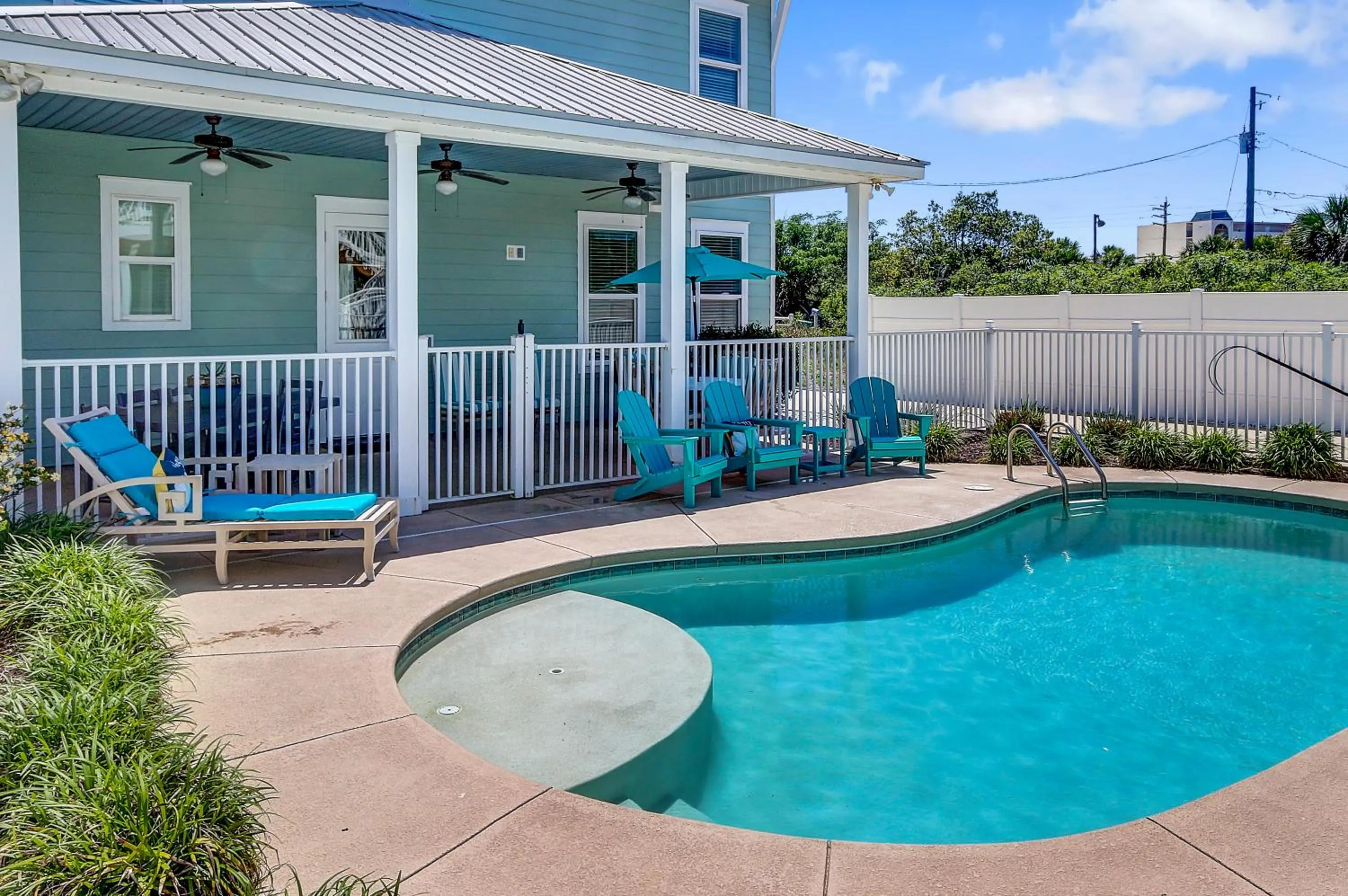 Swimming pool in 5 Bed, 5 Bath Beach Home/Only a 3 Minute Walk To The Beach! SLEEPS 12