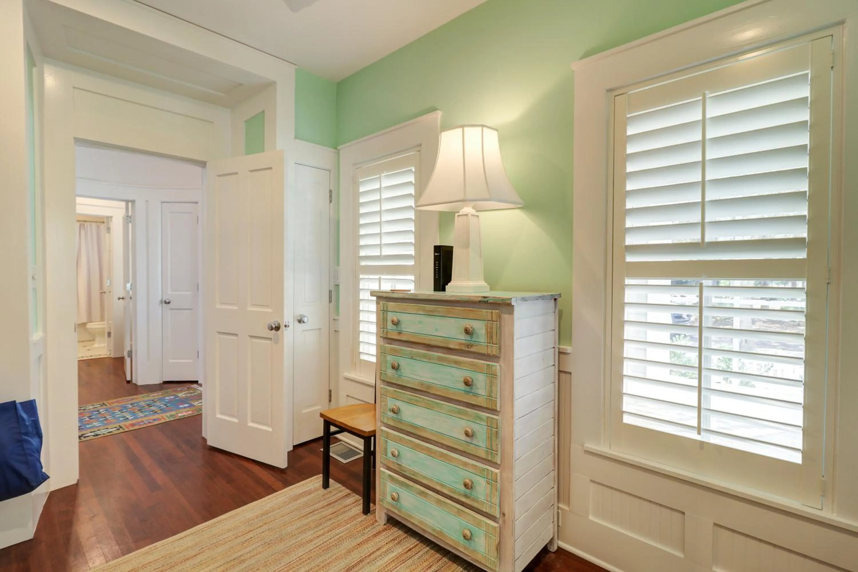 Bed in A Seaside Beauty! Book Now - Lot of Outdoor Living Space