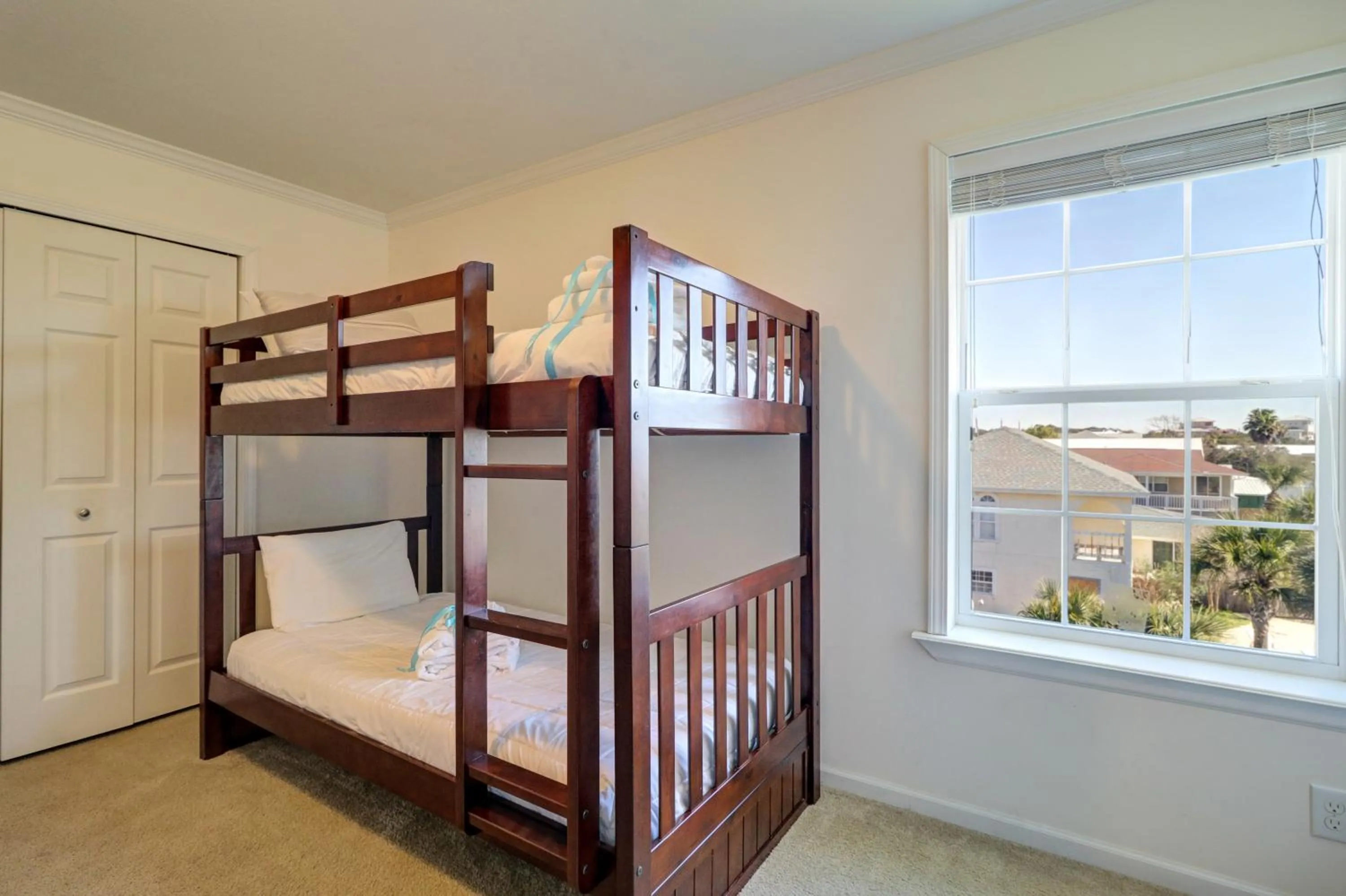 Other, Bed in Summer Dayz - Families Love It Here, Just Across from the Beach