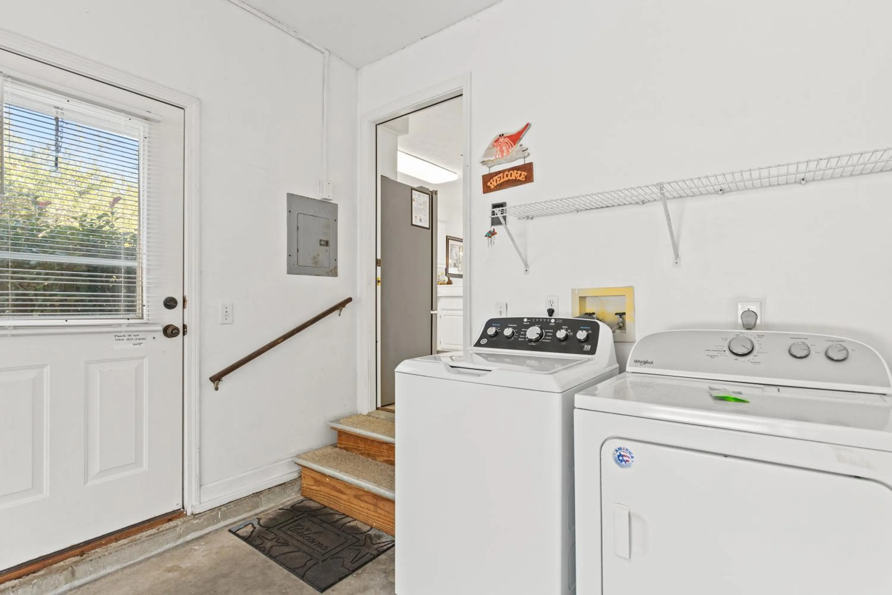 laundry in Vacation in This Gorgeous 2-Story Home! 3 BR 3 BA! Sleeps 8!