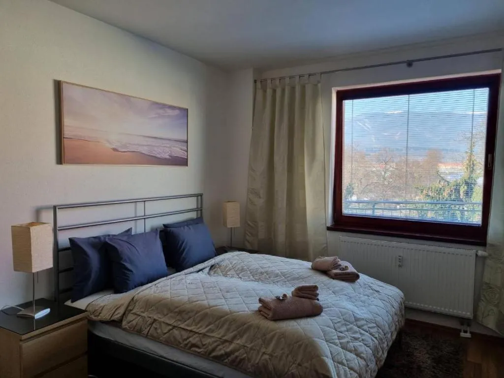 Bedroom, Bed in Central business apartment - FREE PARKING