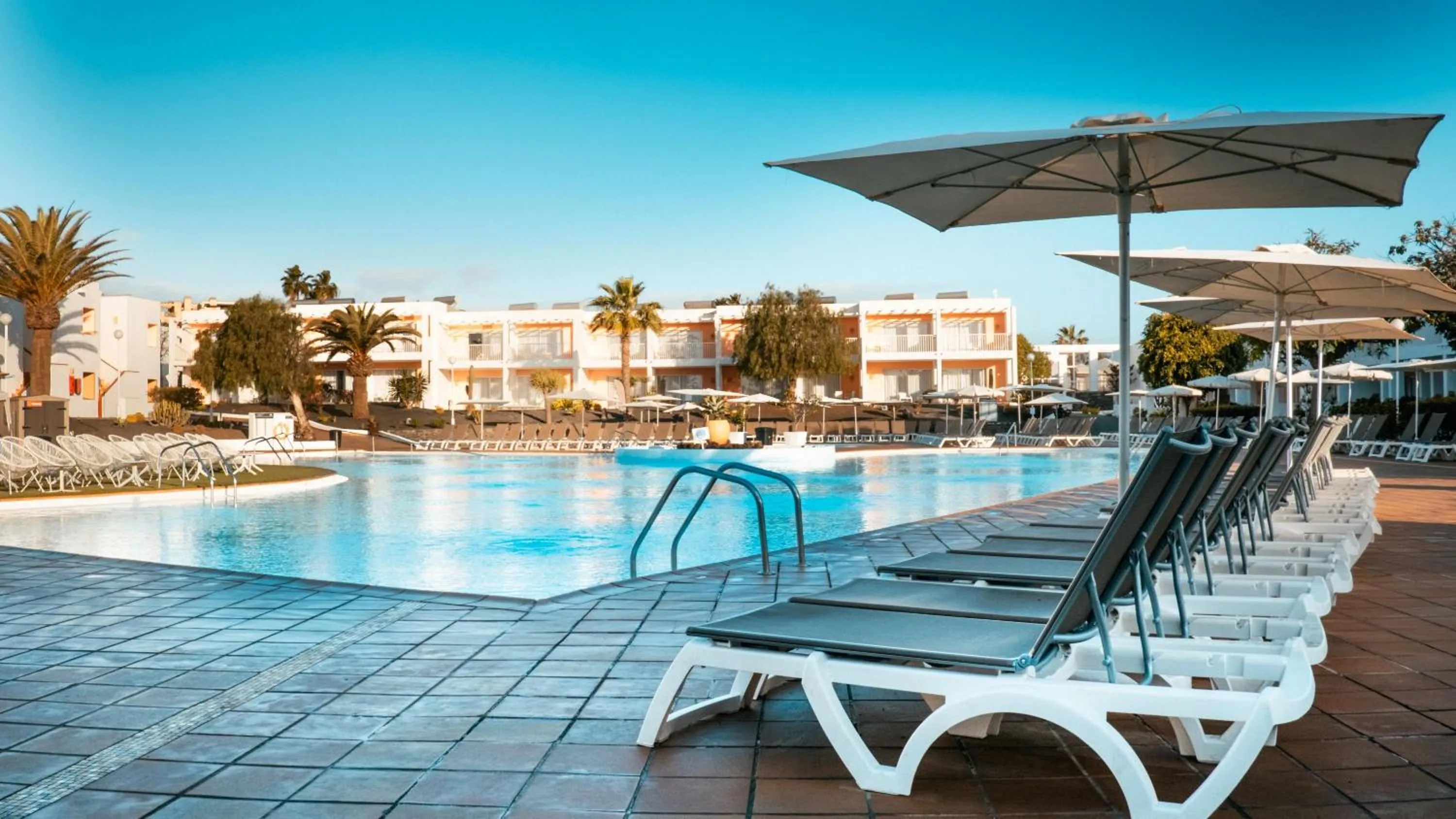 Swimming pool in Labranda Bahía de Lobos