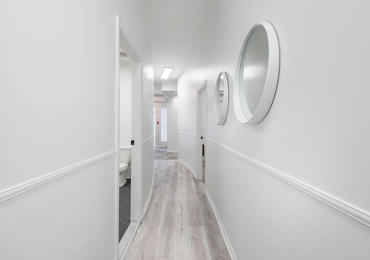 Luxurious 3BD Apt in heart of downtown 5 min walk to Bell Center