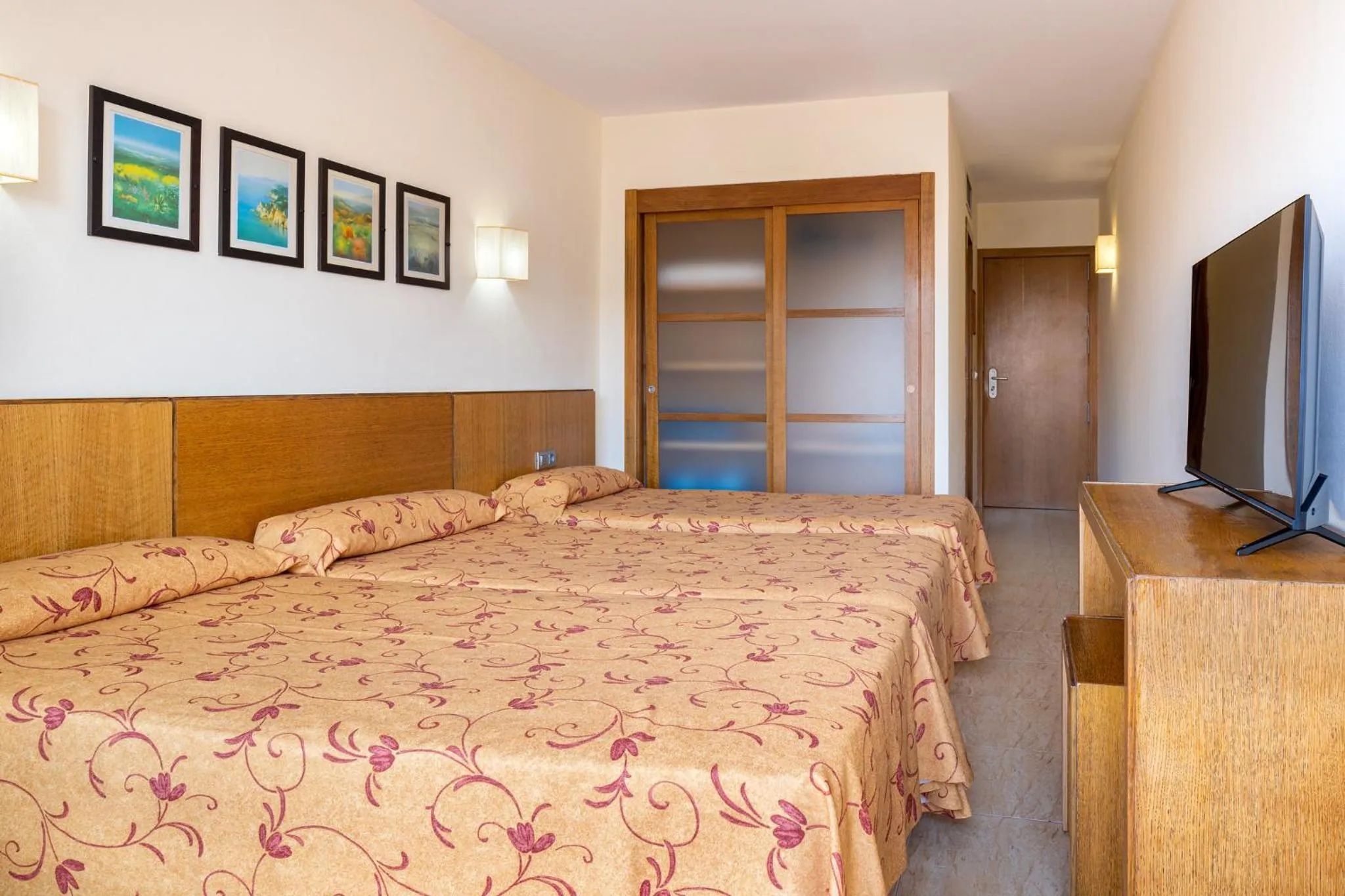 Bed in htop Palm Beach & SPA #htopEnjoy