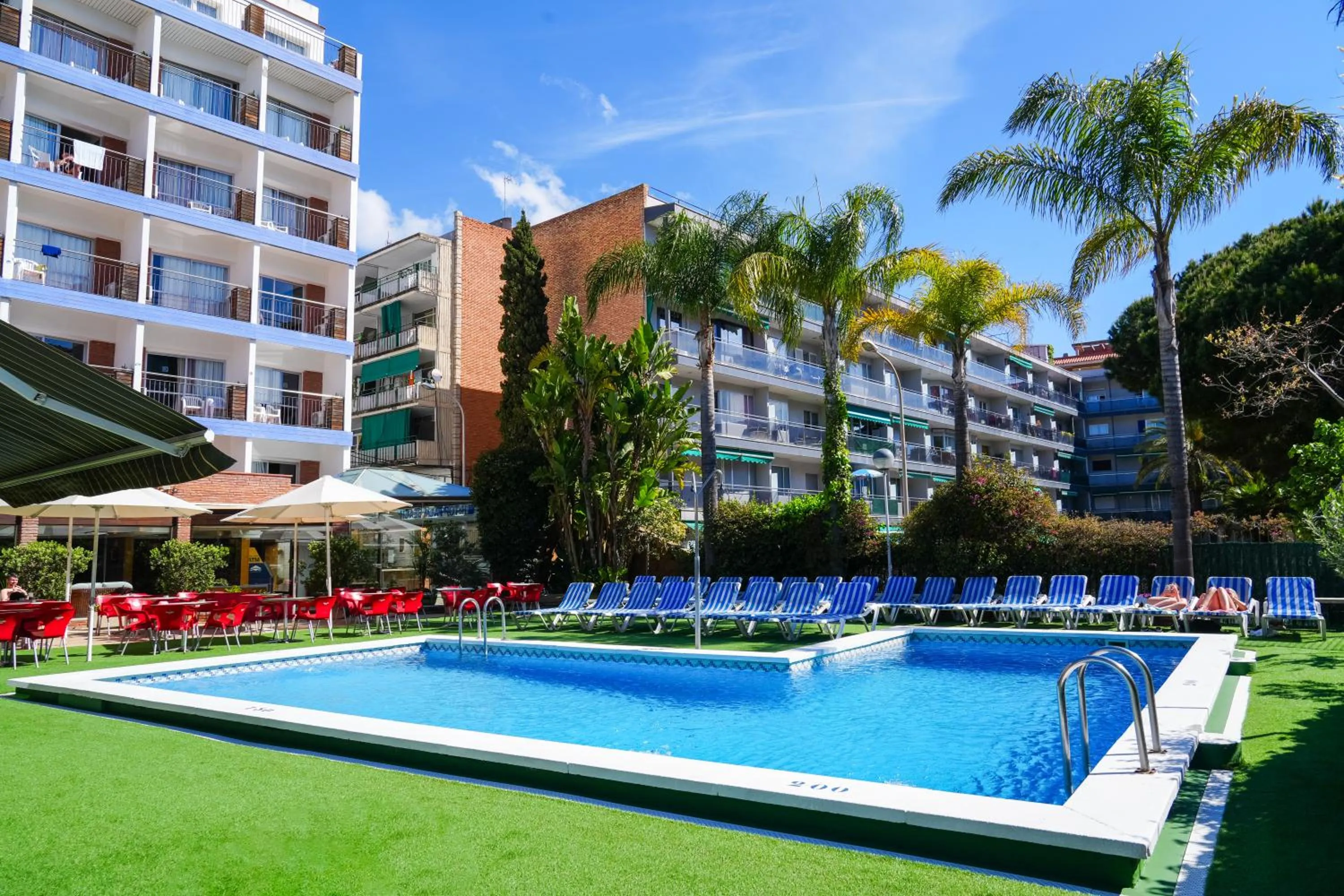 Swimming pool in htop Palm Beach & SPA #htopEnjoy