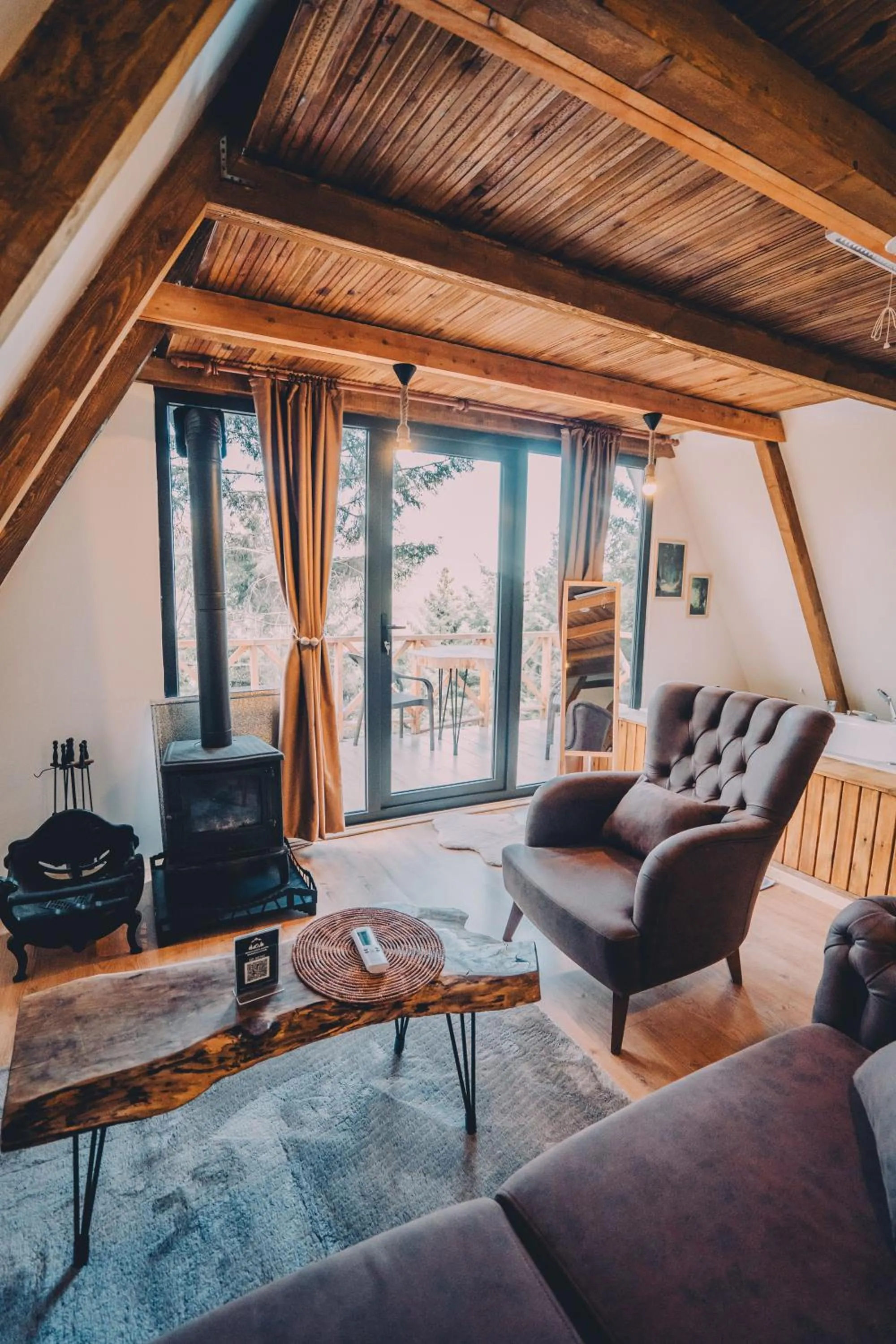 Living room in Montana Suite Bungalows