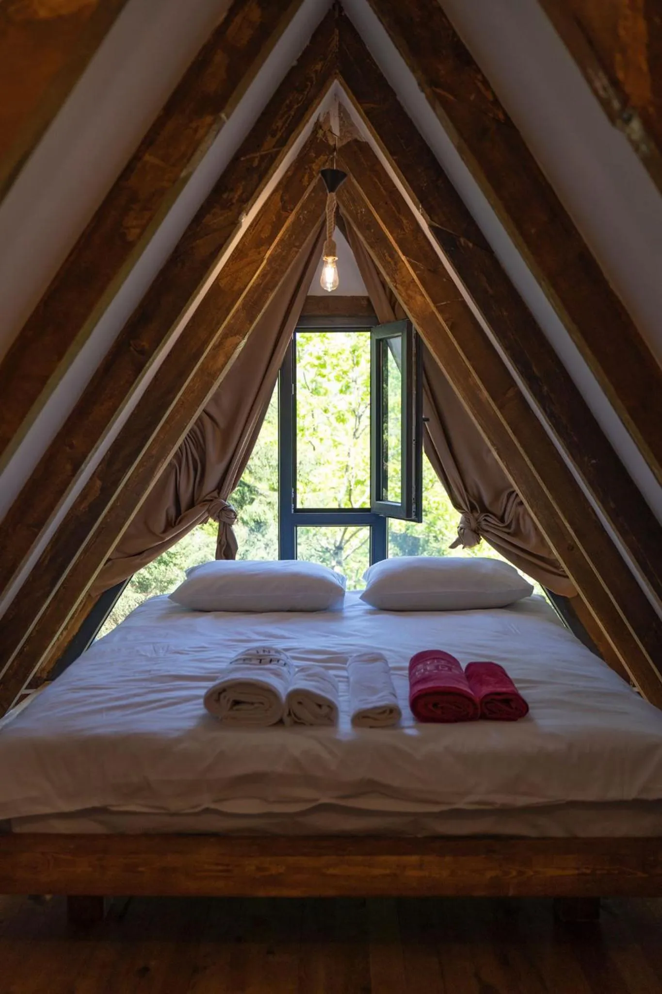 Bed in Montana Suite Bungalows