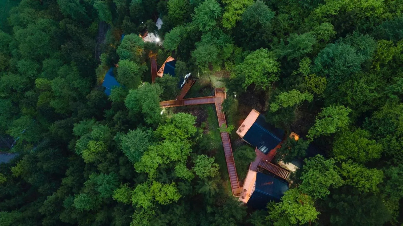 Bird's eye view in Montana Suite Bungalows