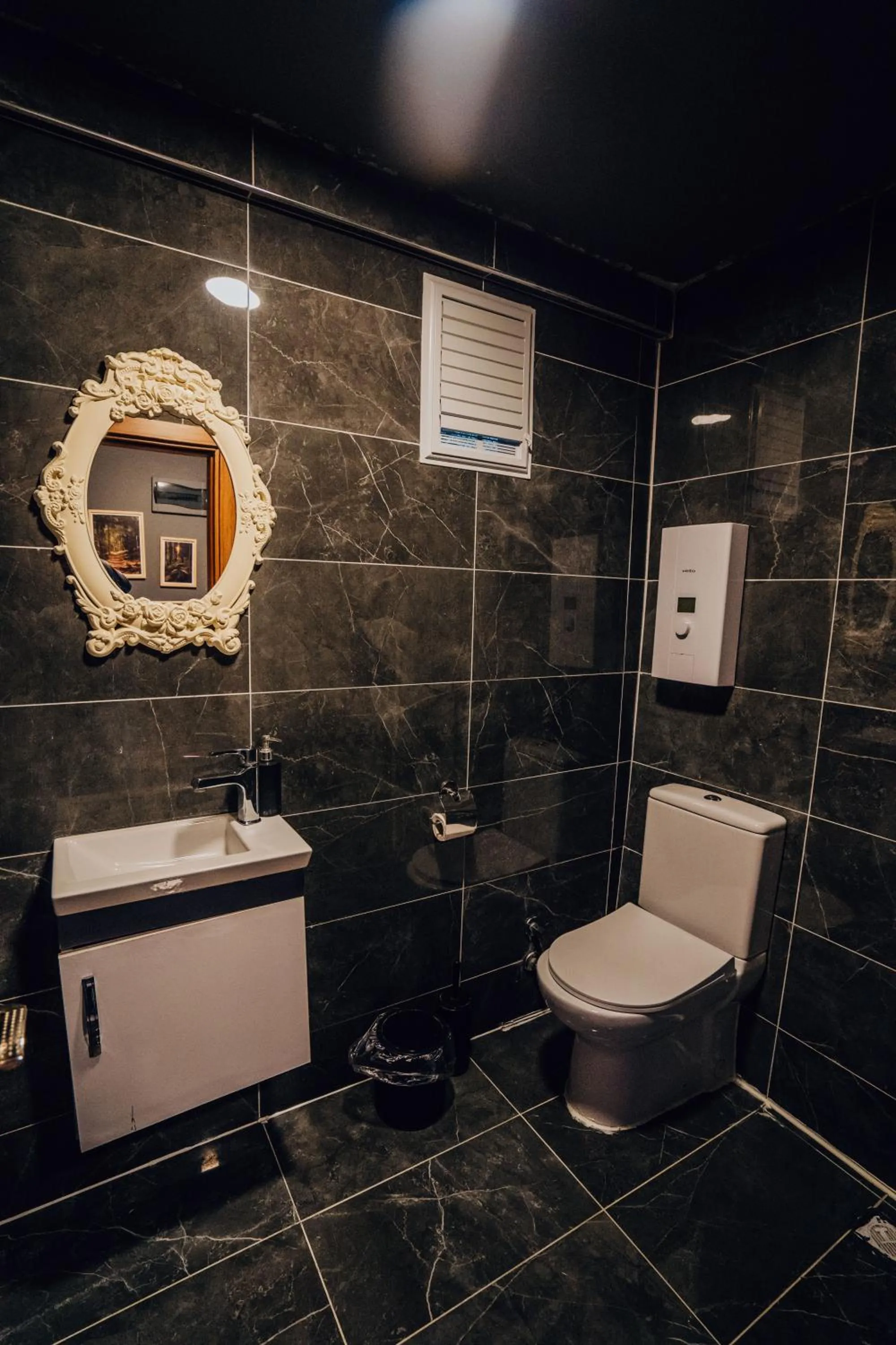 Bathroom in Montana Suite Bungalows