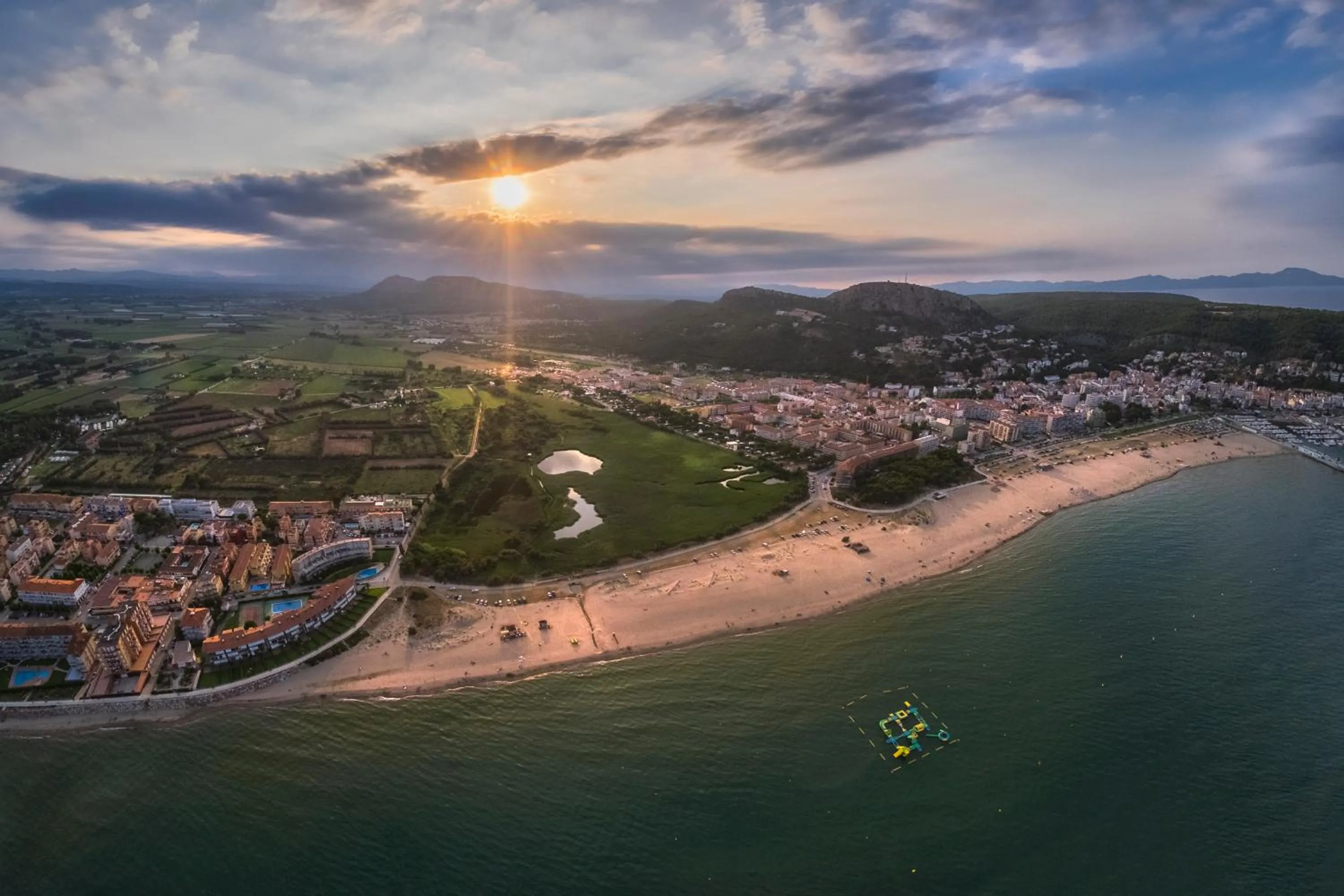 Beach in Hotel Coral Boutique by gaiarooms