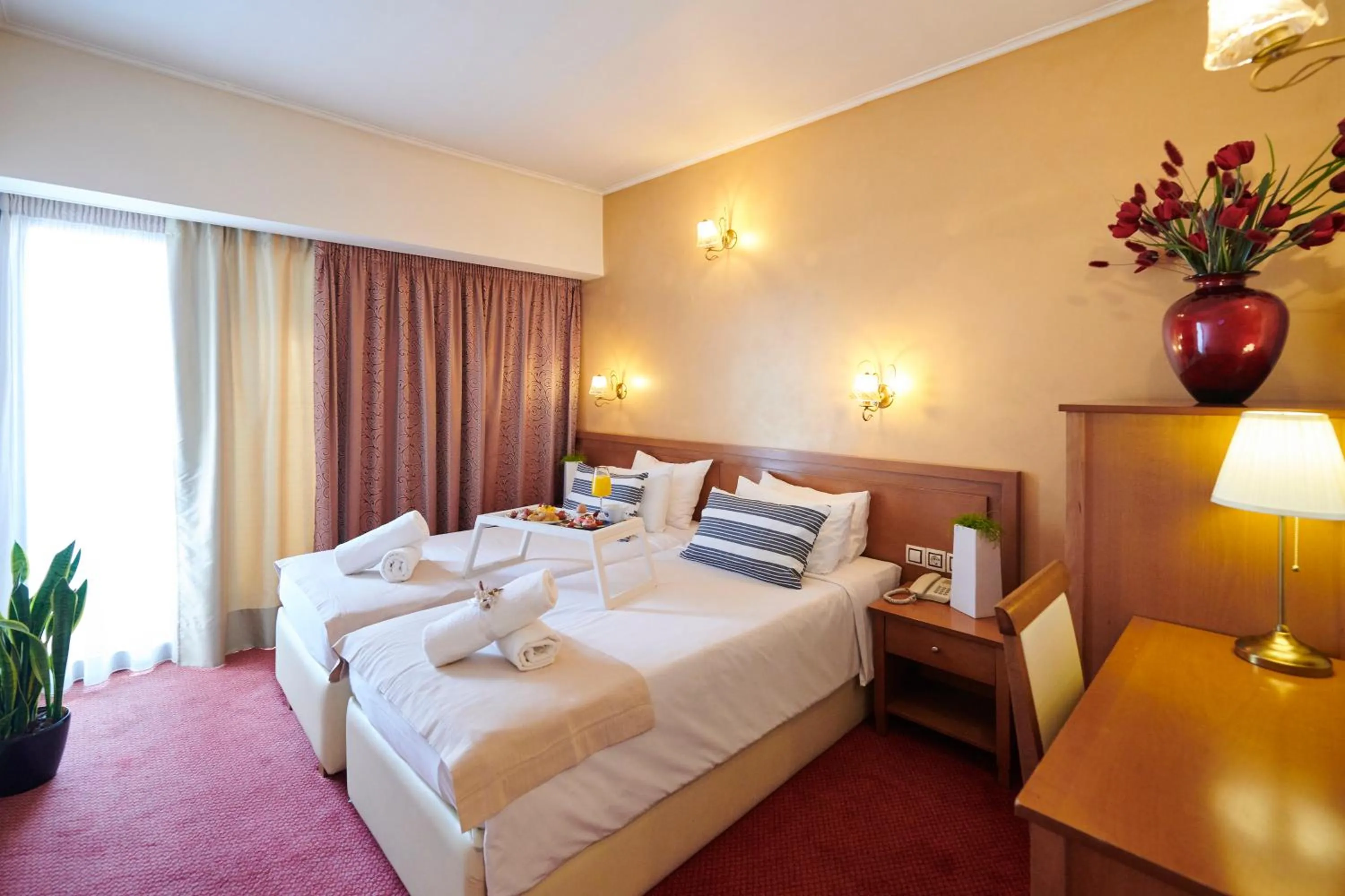 Bed in Crystal City Hotel