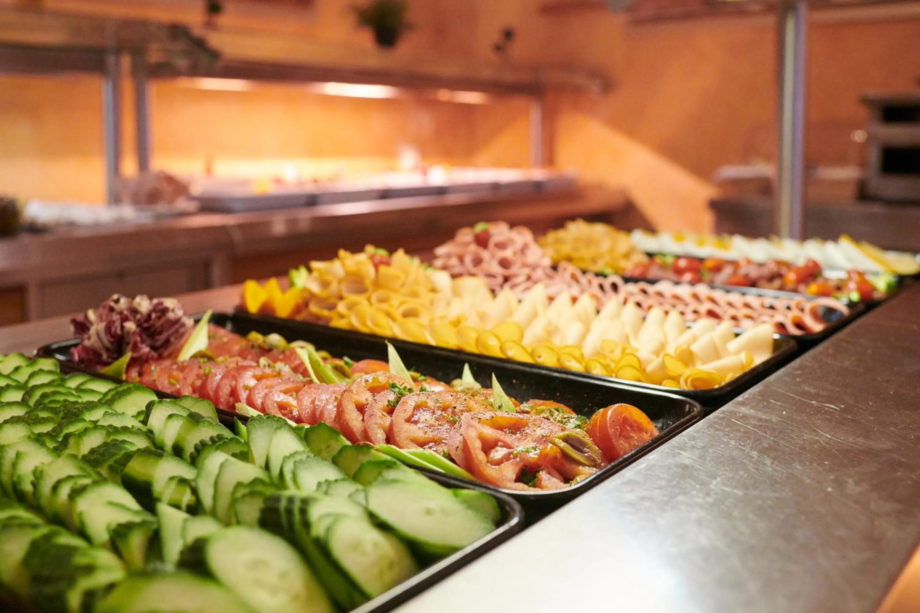 Restaurant/places to eat in Crystal City Hotel