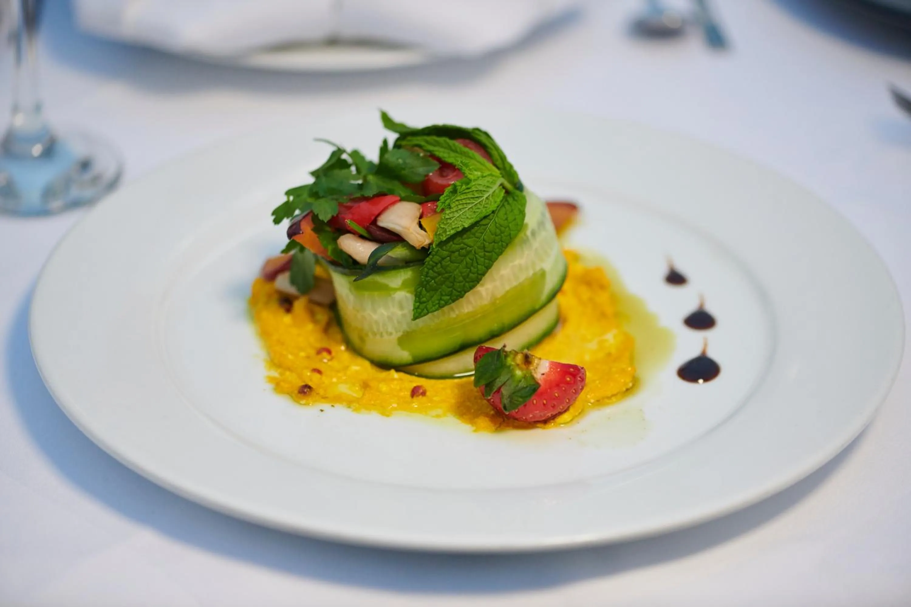 Restaurant/places to eat in Crystal City Hotel