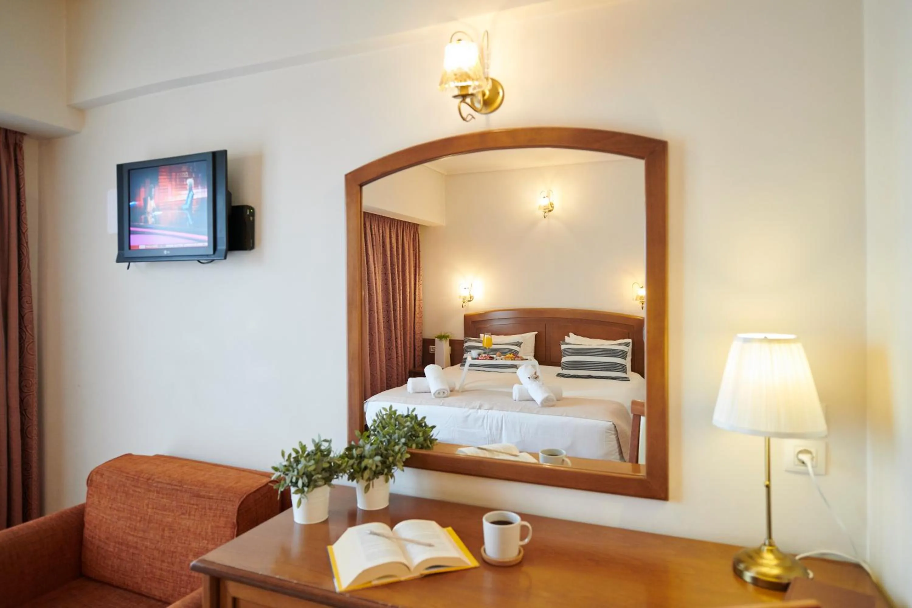 Bed in Crystal City Hotel